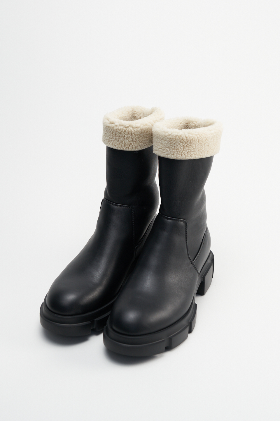 CPH668 vegan teddy nappa black