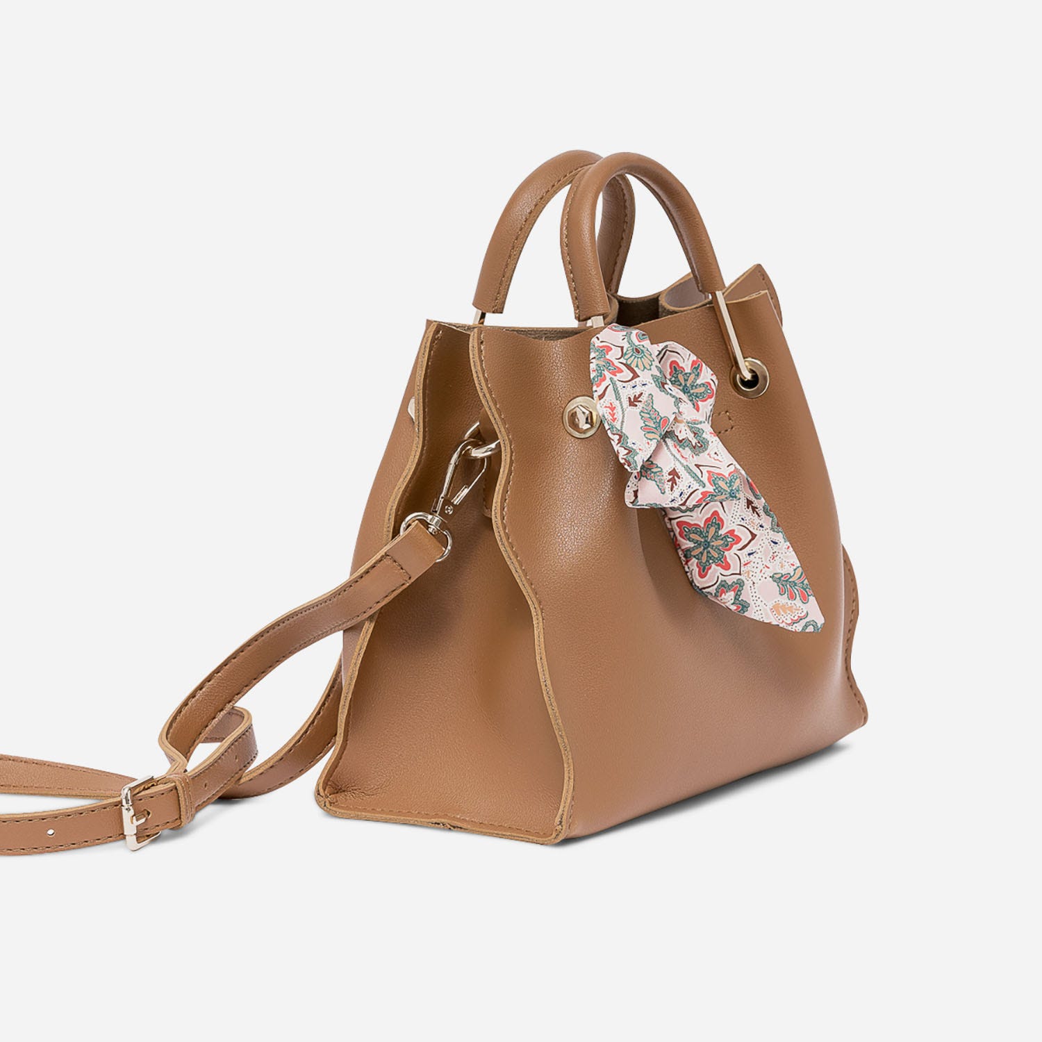 Sac à main camel avec foulard rose