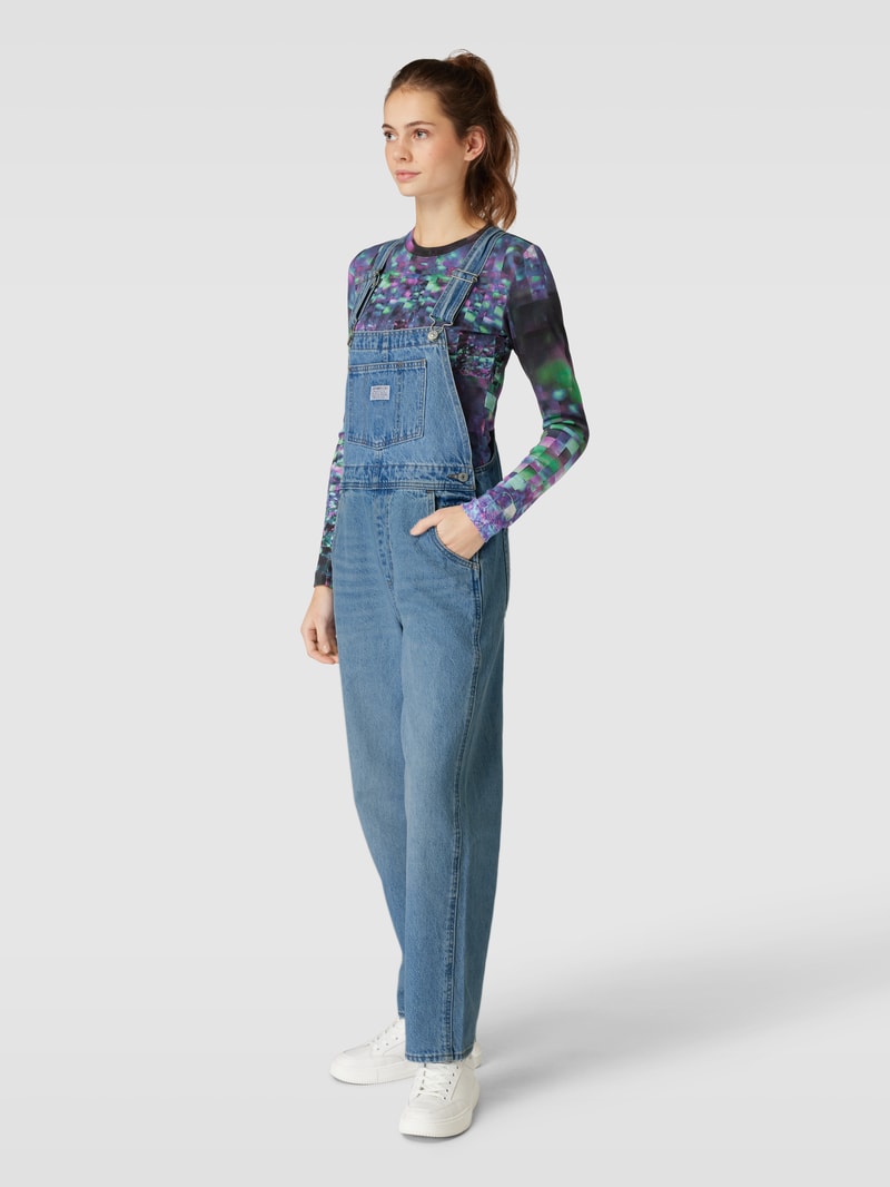 Latzhose mit Brusttasche in hellblau