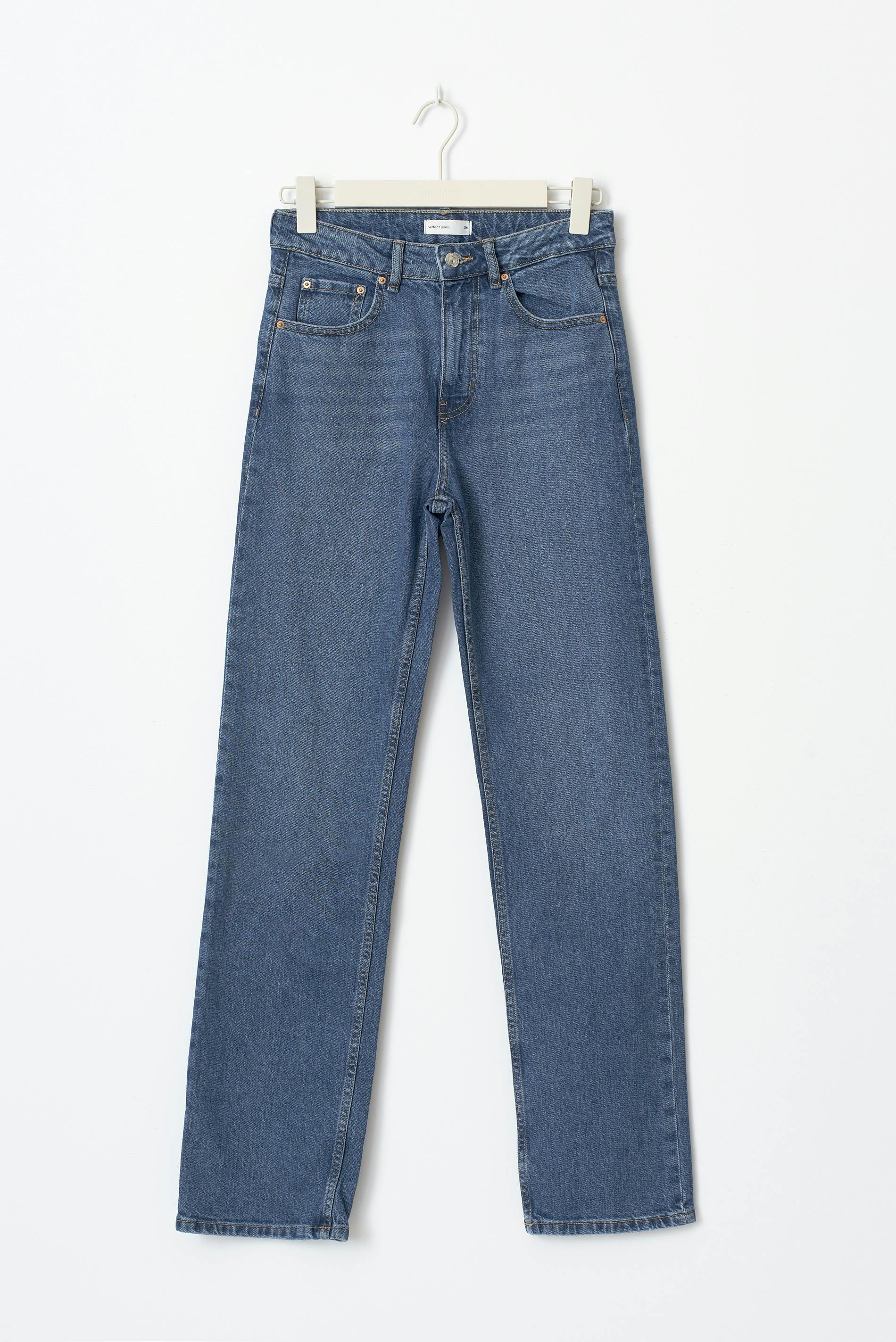 Mid straight petite jeans