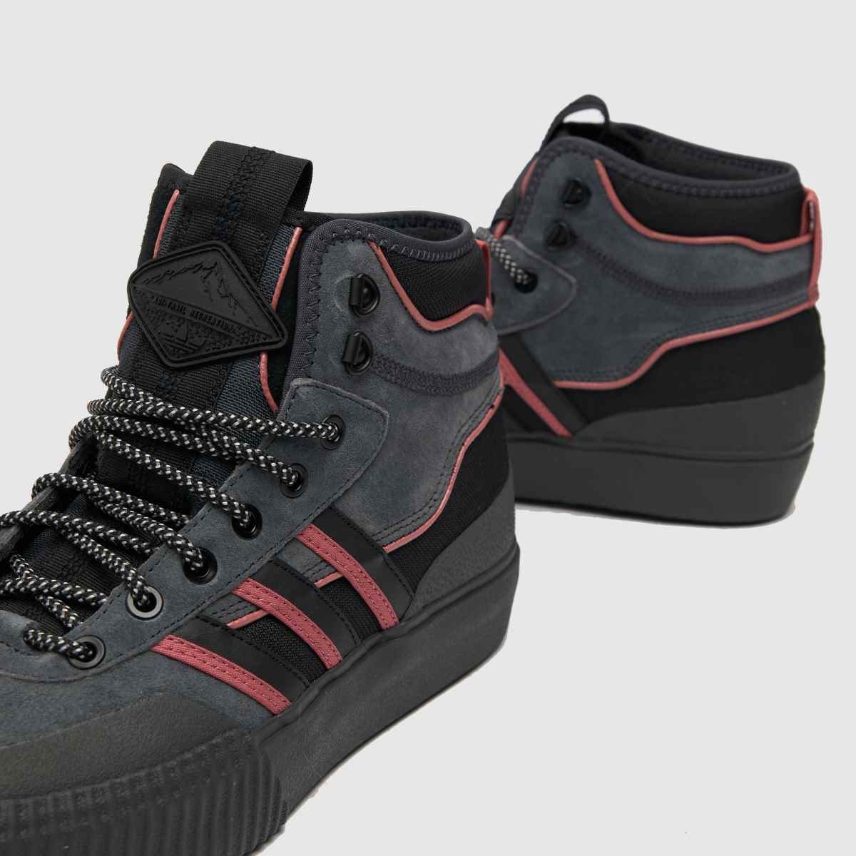 adidas Akando ATR – Svarta träningsskor