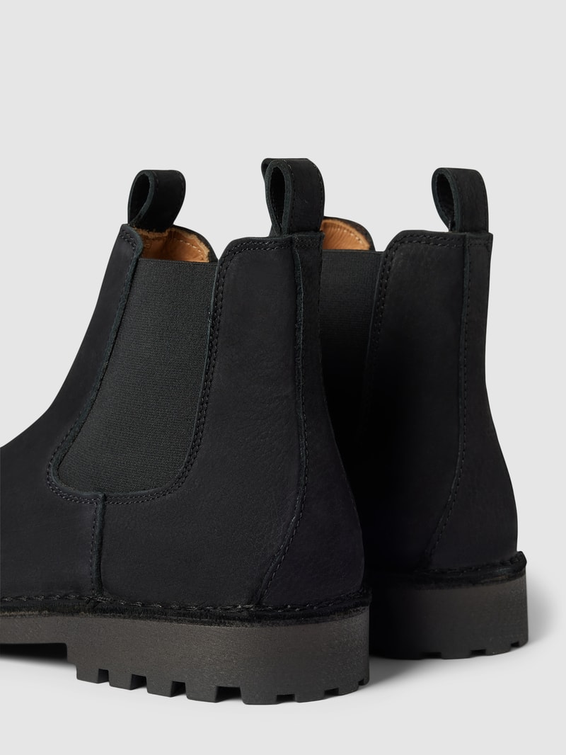 Chelsea Boots mit elastischen Einsätze Modell 'RICKY' in schwarz