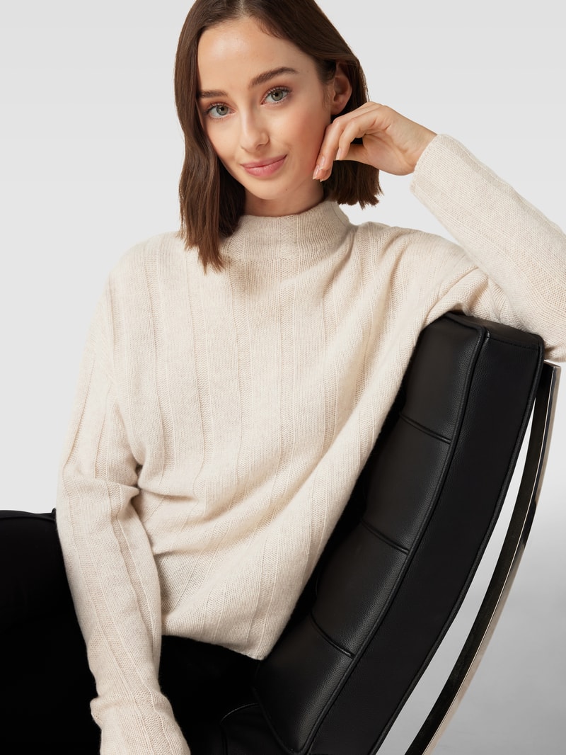 Kaschmirpullover mit Stehkragen in beige meliert