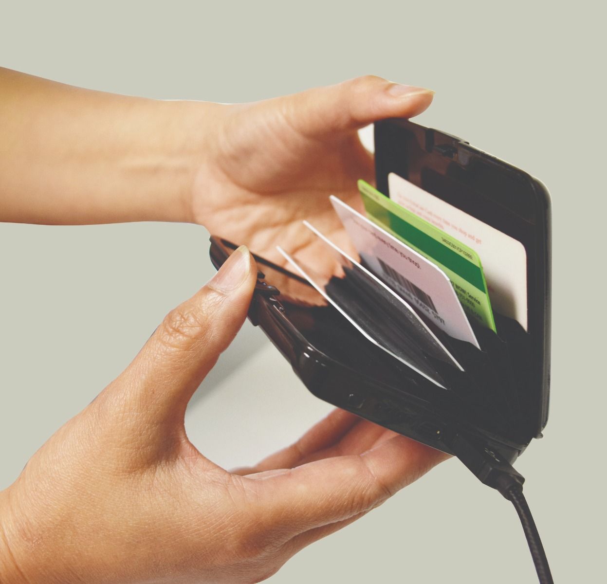 Atomic Charge Geldbörse Powerbank