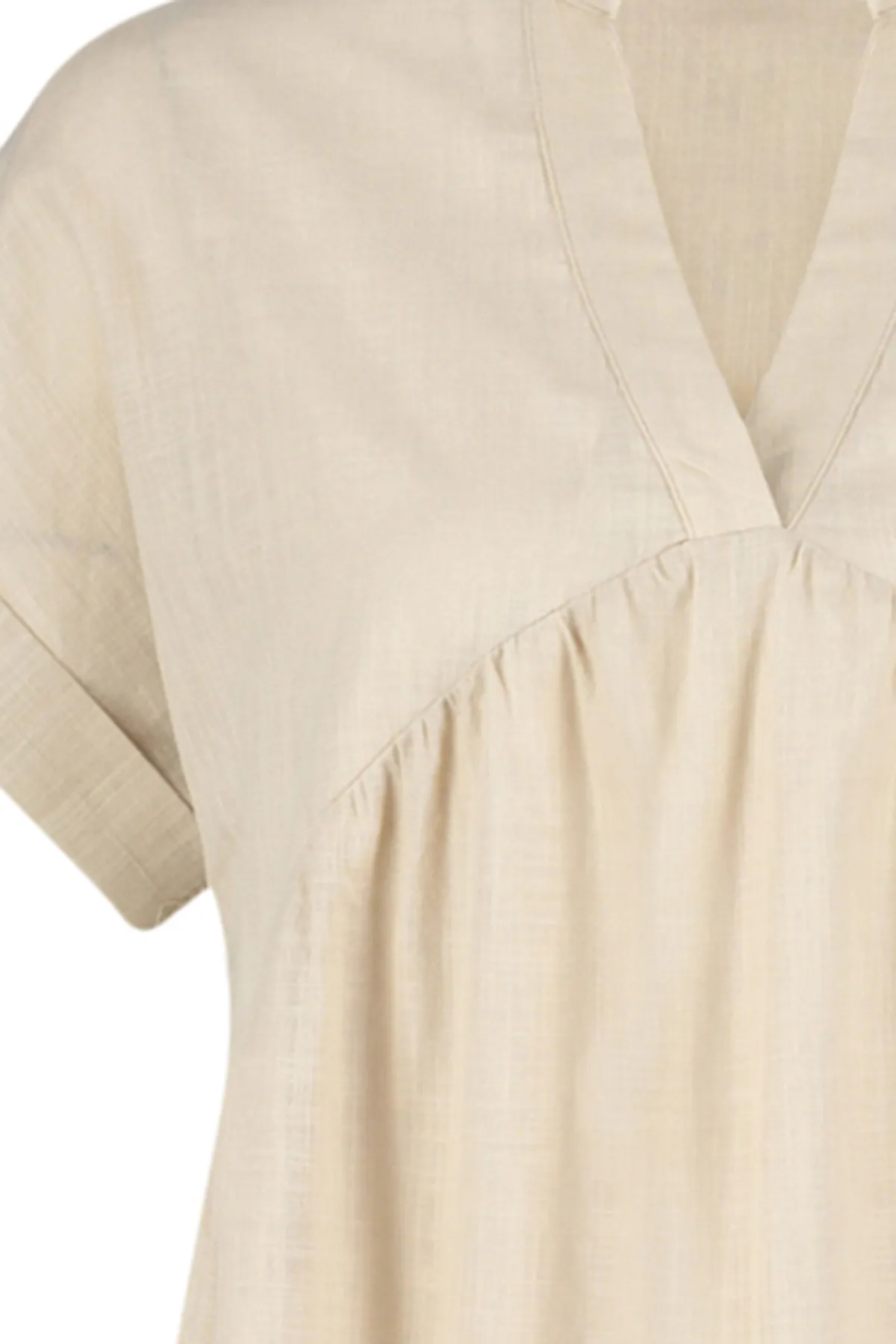 Trendyol Collection  Beigefarbenes, weit geschnittenes Mini-Strandkleid mit gewebten Rüschen TBESS24EL00113