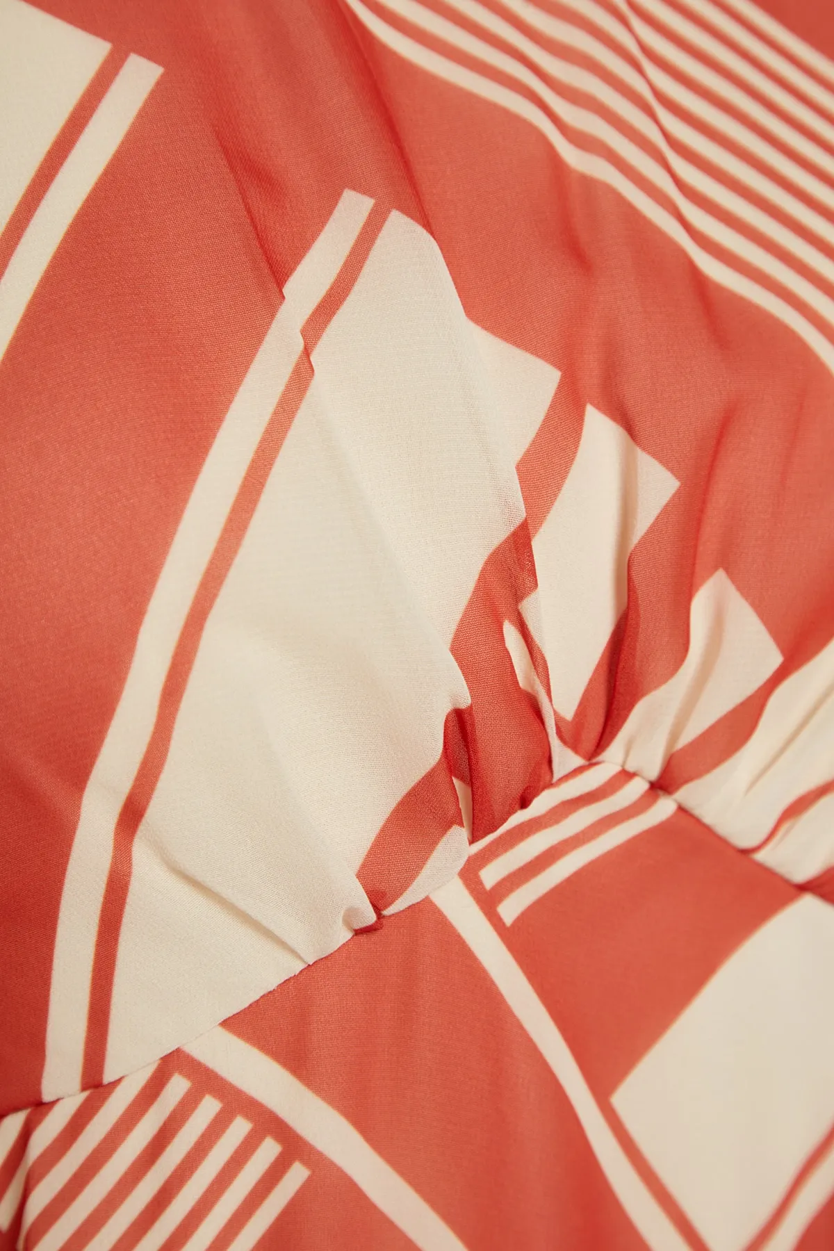 Trendyol Modest  Oranges, geometrisch gemustertes, gefüttertes gewebtes Chiffonkleid TCTSS23EB00063