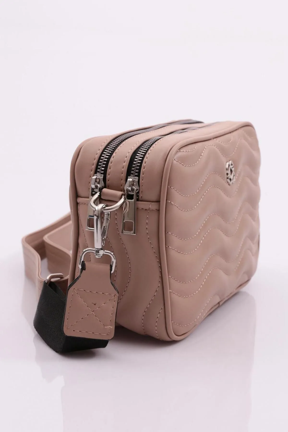 DGN  001 Modell Damen Nerz Crossbody Sporttasche