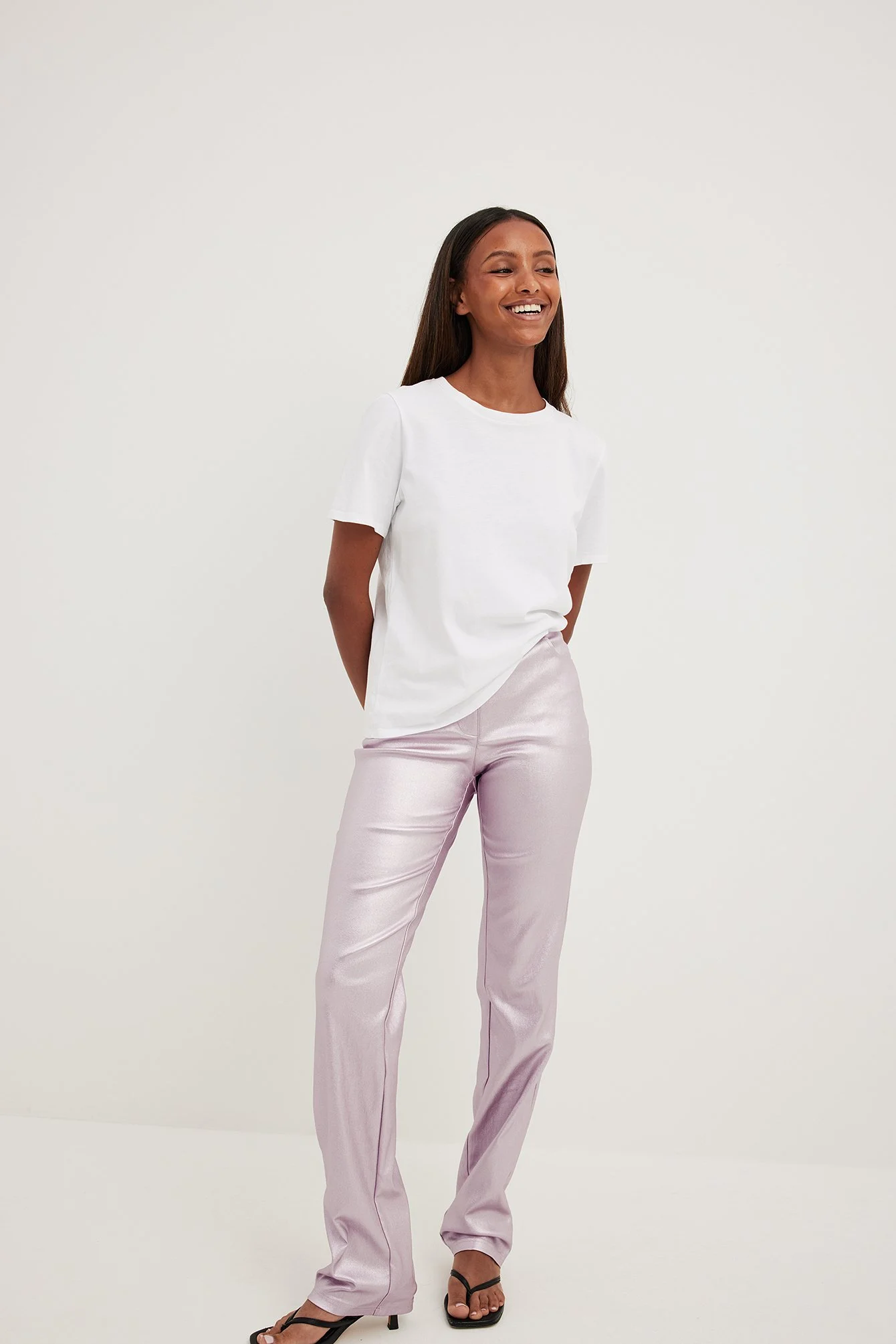 Glänzende Hose mit mittlerer Taille