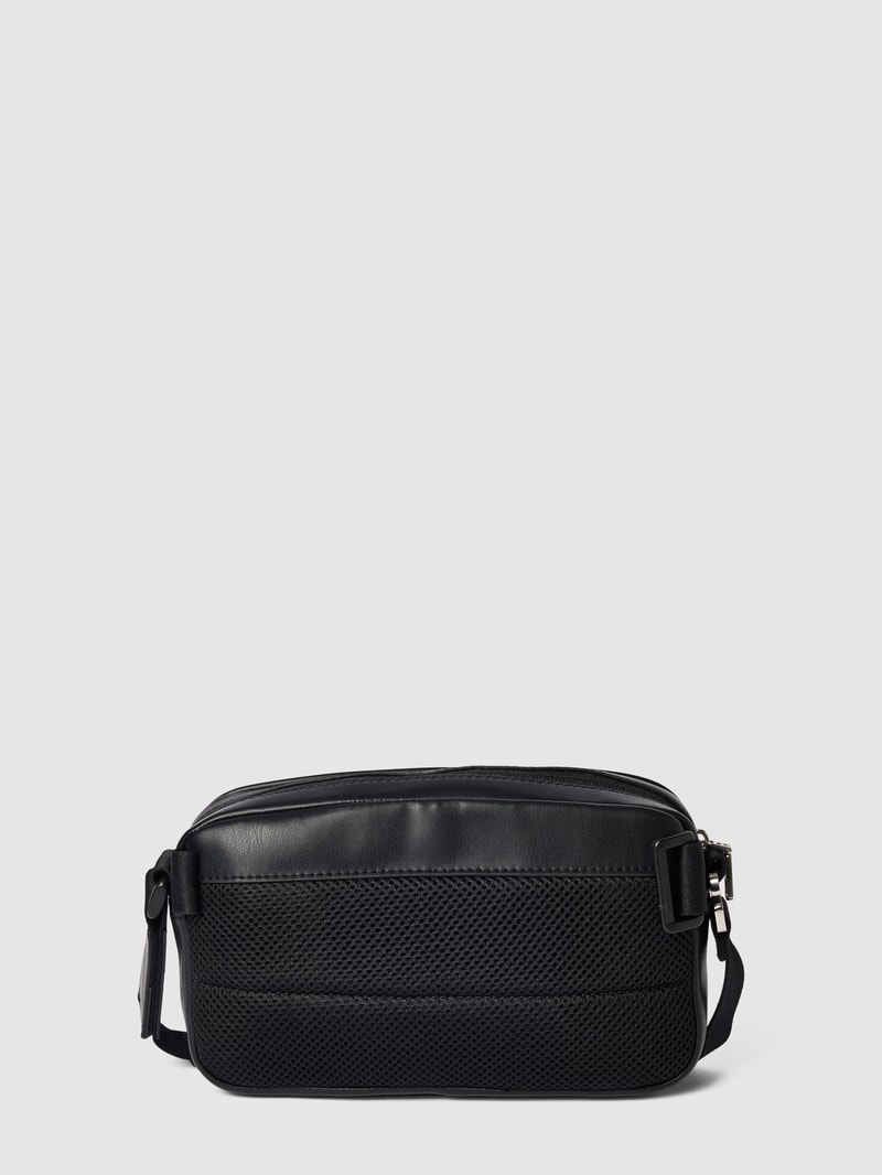 Camera Bag mit Label-Print in black