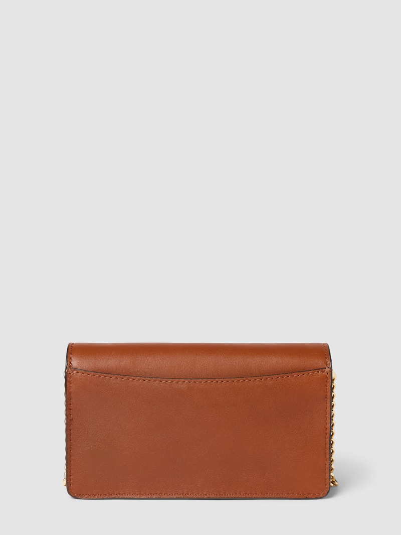 Clutch mit Label-Applikation in cognac