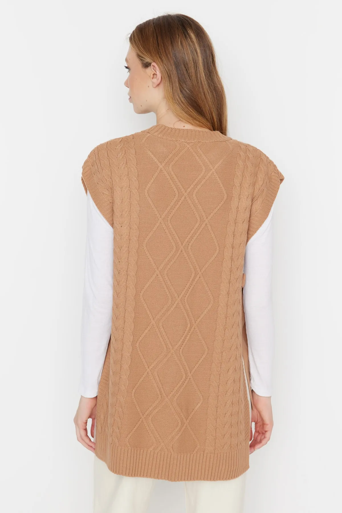 Trendyol Modest  Nerzfarbener, geflochtener Strickpullover mit Taillenband TCTAW22UV0018