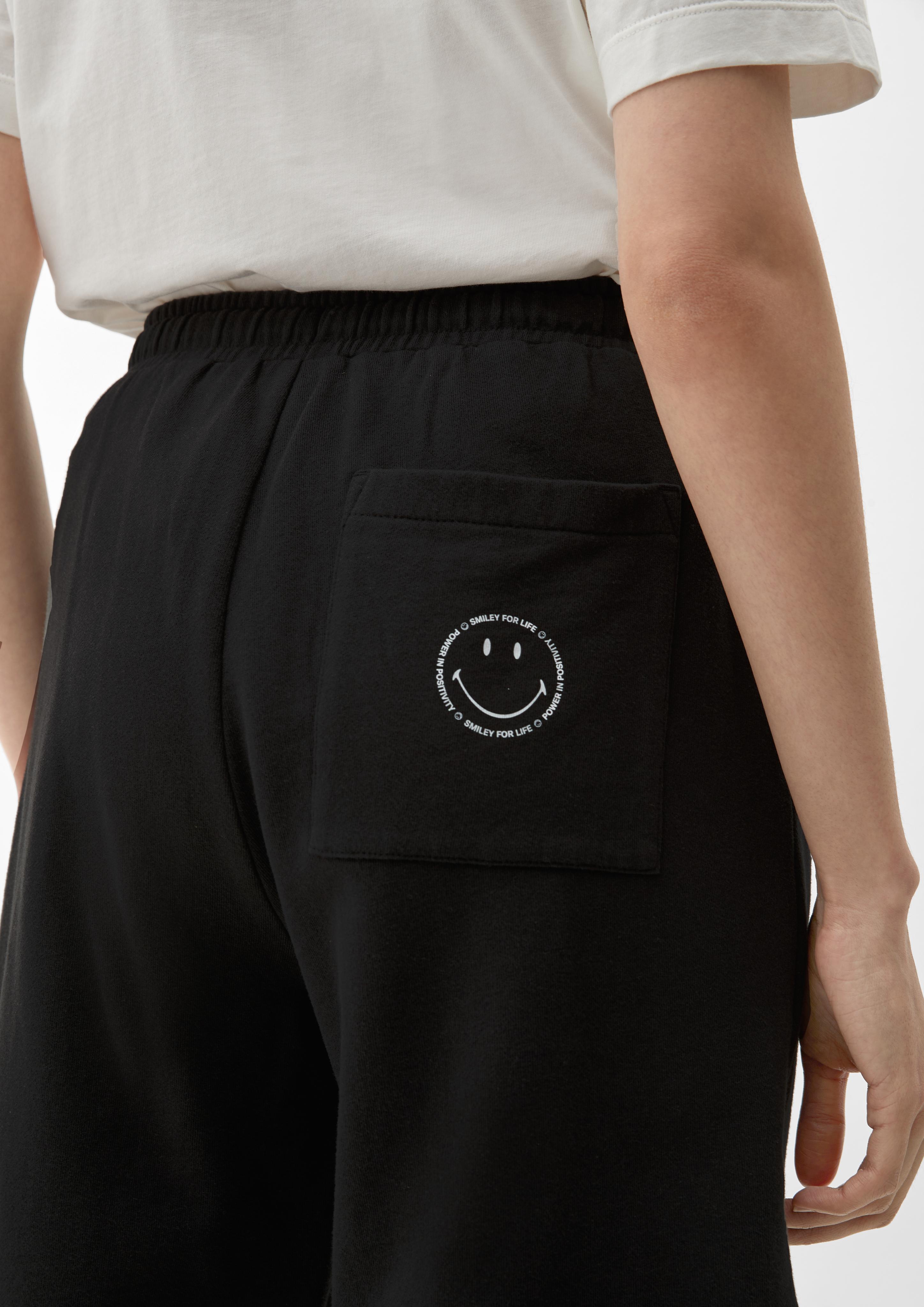 Relaxed: Sweatshorts mit Smiley-Print  2131569-9999