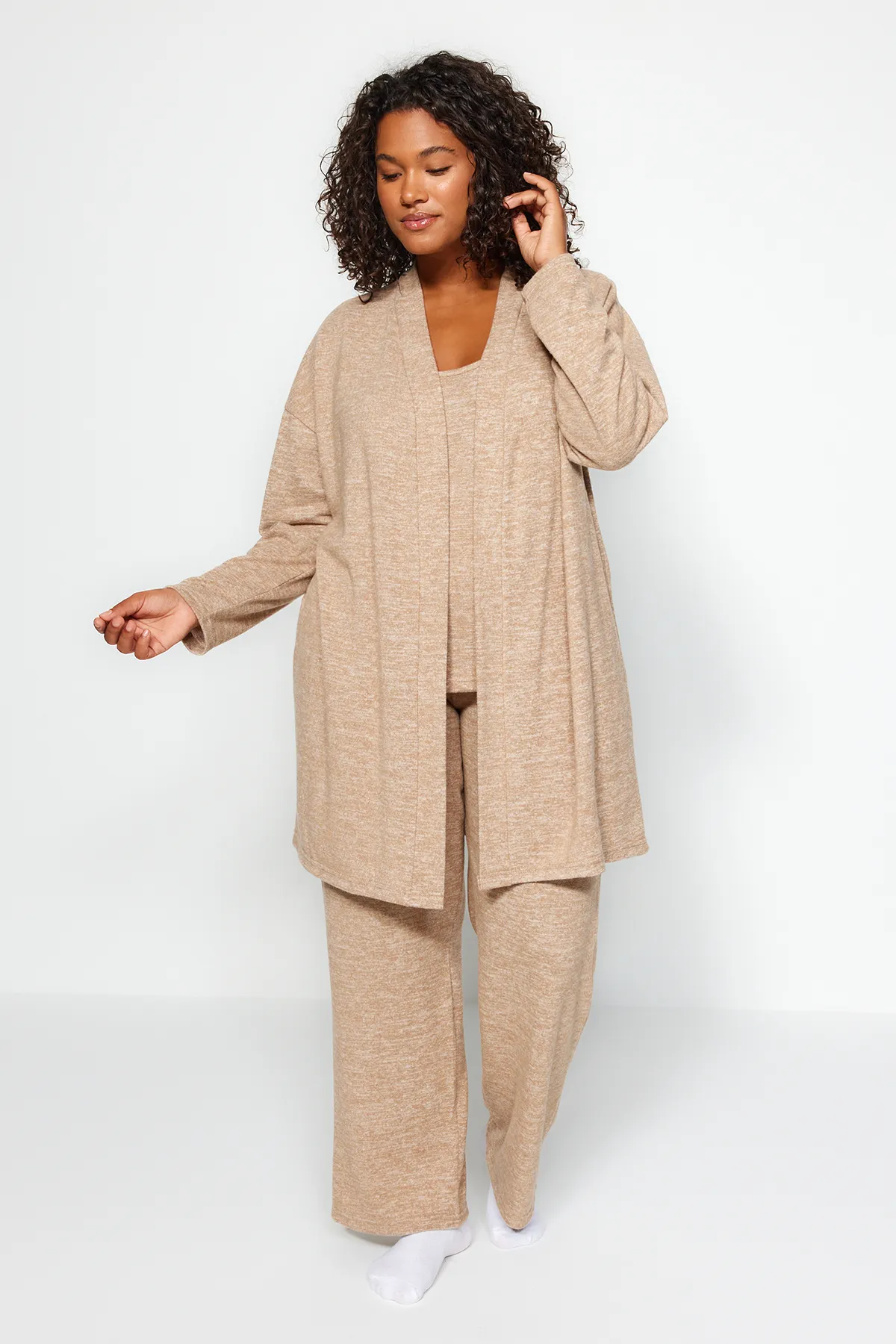 Trendyol Curve  Beiges, weiches Strickoberteil und -unterteil-Set TBBAW24CP00022