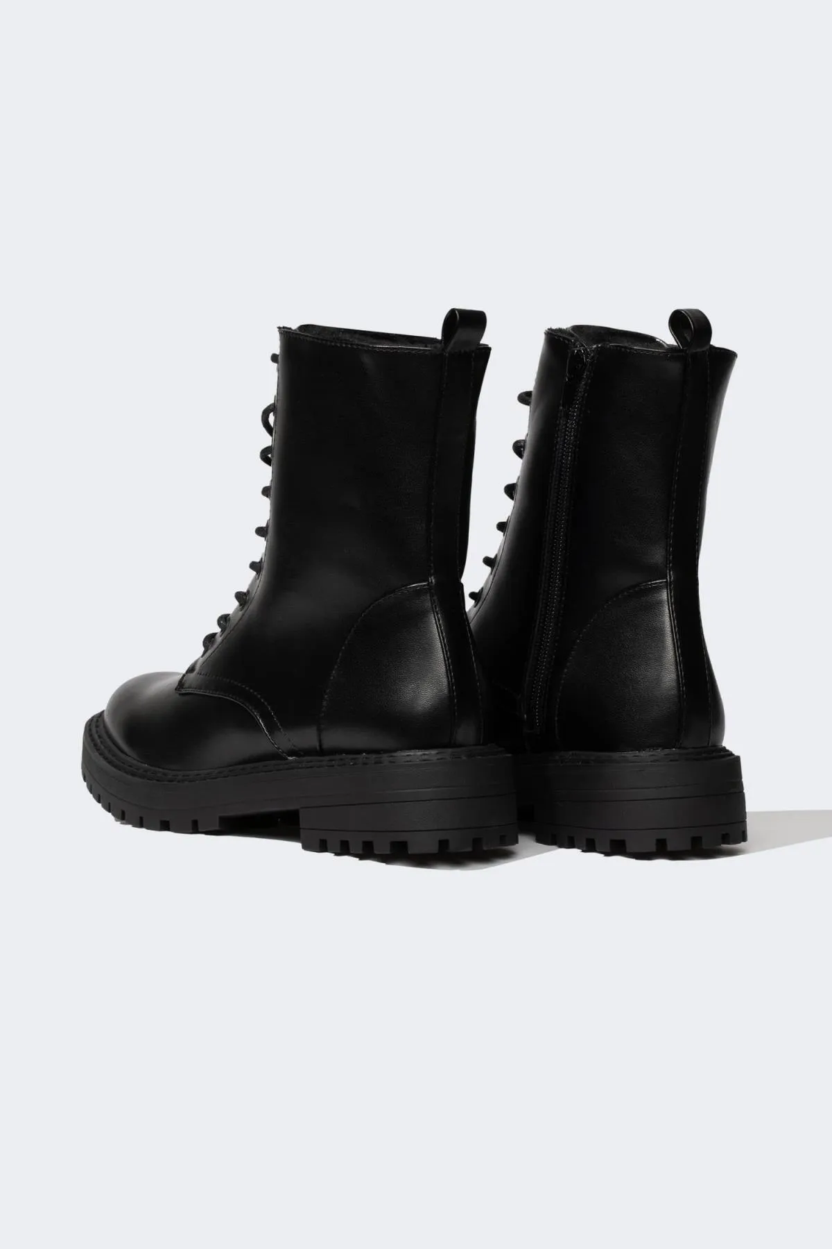 DeFacto  Damen-Winterstiefel aus Kunstleder mit Schnürung und Reißverschluss und dicker Sohle