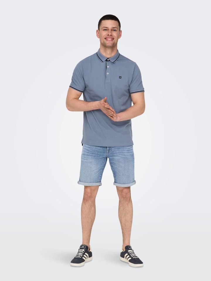 Only&Sons Jeansshorts mit umgeschlagenem Saum und Knopfverschluss in Blau-3 günstig kaufen