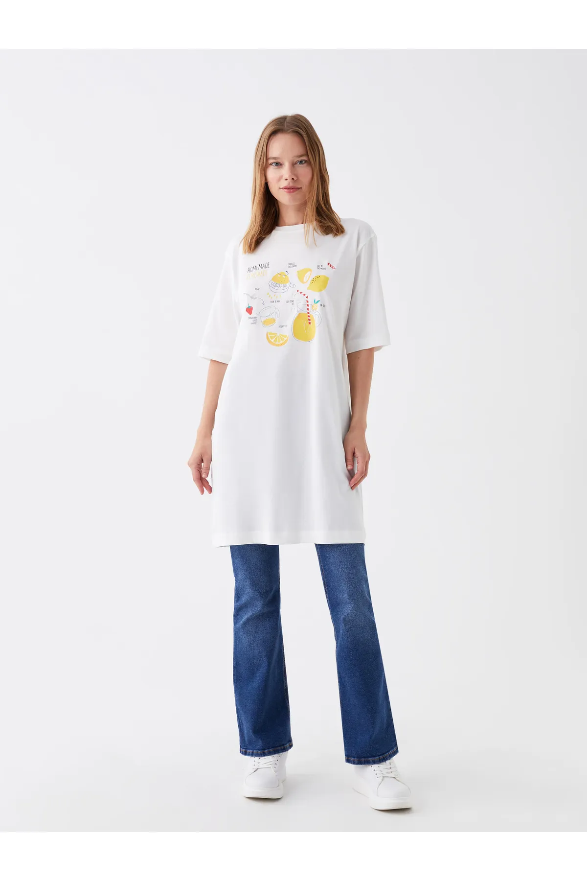 LC Waikiki  Bedruckte, kurzärmlige Oversize-Damentunika mit Rundhalsausschnitt
