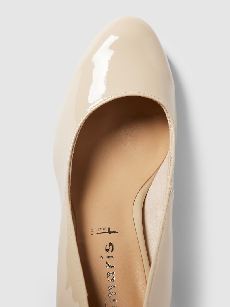 Pumps im Metallic-Look in beige