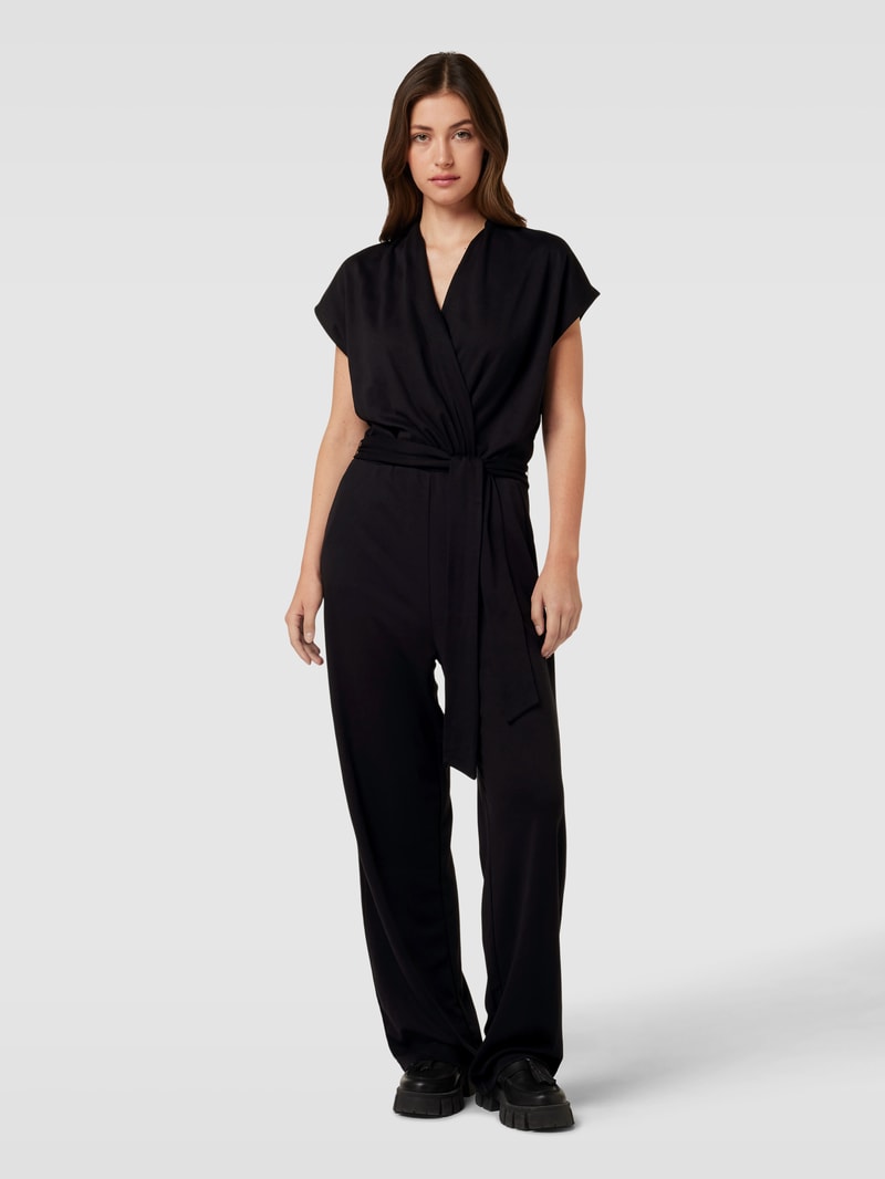 Jumpsuit in Wickel-Optik mit Bindegürtel in schwarz