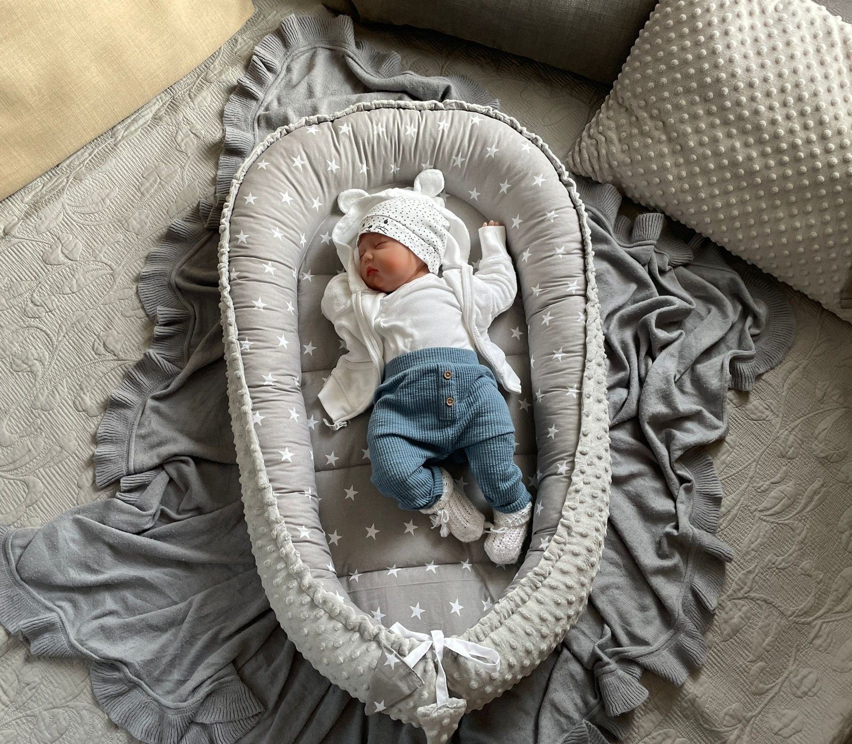 Loolay Bettnestchen MINKY/ Baumwolle BABYNEST Babykokon Geschenk Babyaustattung SETS, (MUSTER: Sterne GRAU/ MINKY Grau; SOLO oder im SETS, 1-tlg., PREMIUM BABYGESCHENK Neugeborene Nestchen, Babynestchen, Reisebett), LOOLAY® - 100% Europäische Stoffe
