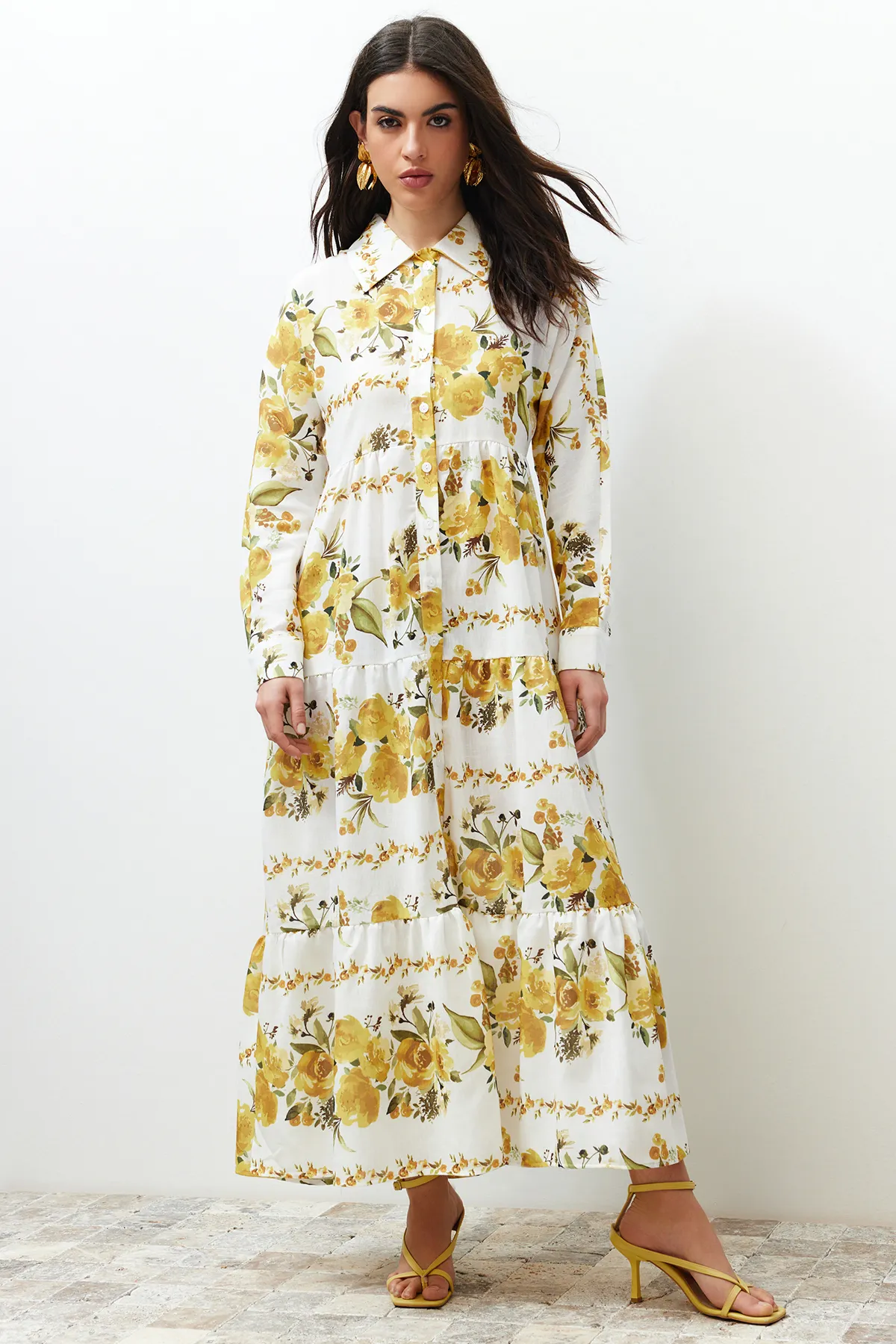 Trendyol Modest  Gelbes, mit Blumenmuster gewebtes Hemdkleid in Leinenoptik TCTSS24EB00104