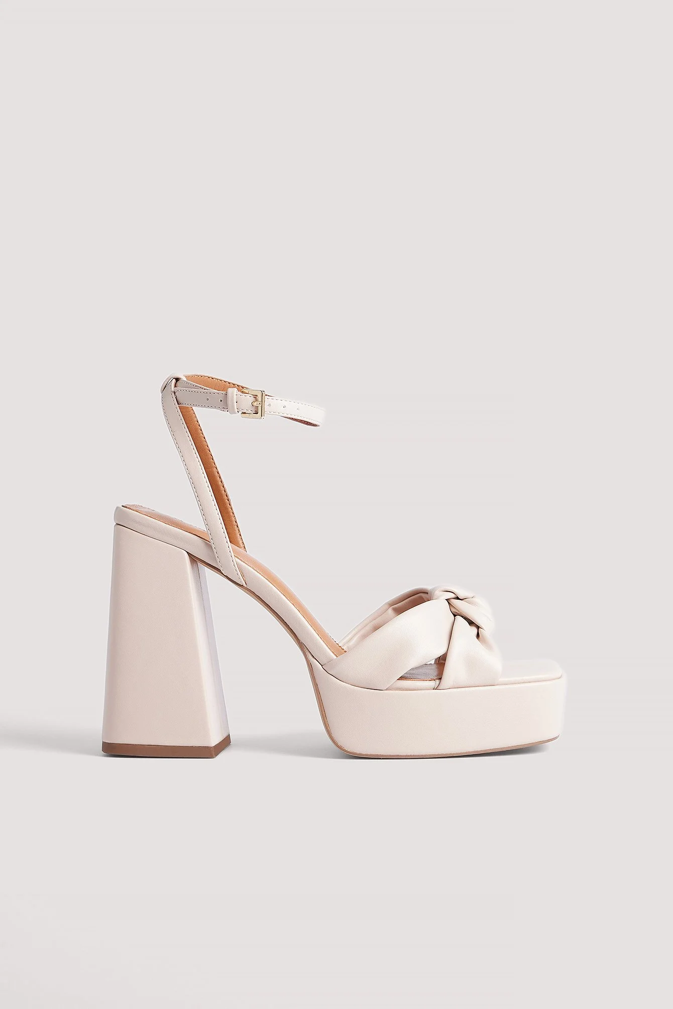 Plateau-High-Heels mit Knotendetail