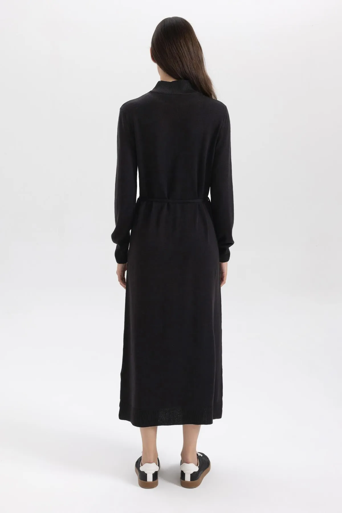 DeFacto  Maxi-Strickkleid mit halbem Rollkragen und langen Ärmeln A9807ax23wn