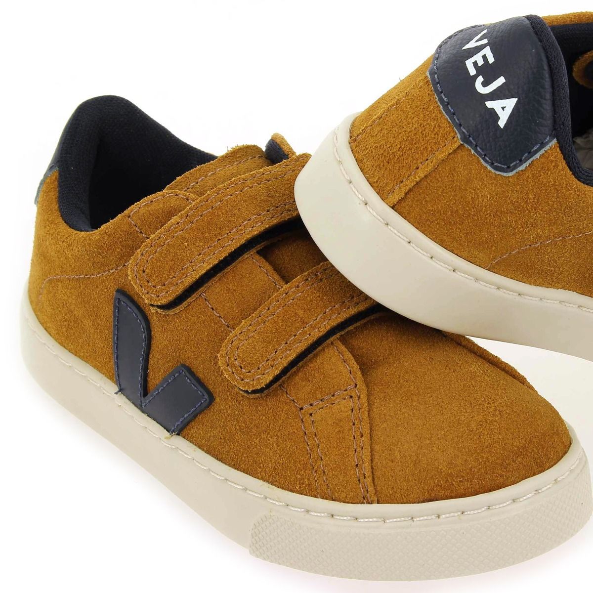 Veja  SMALL ESPLAR WINTER - camel marine