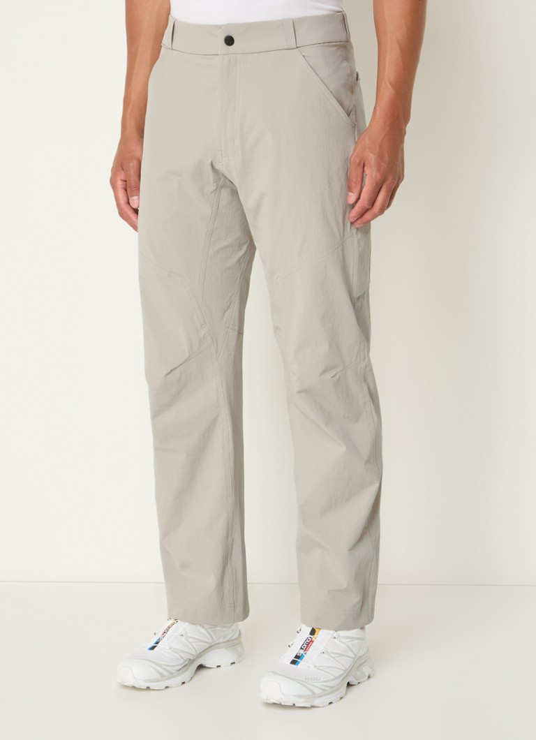 Pantaloni da tuta Arc'teryx Cronin a gamba dritta con pantaloni da tuta