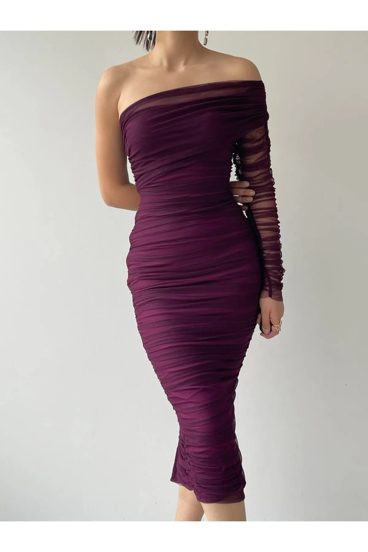 SONREİR  Midi-Tüllkleid mit einem Ärmel