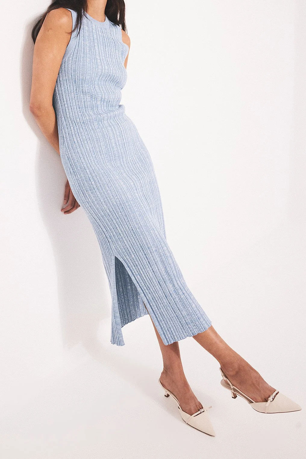 Ärmelloses Midikleid aus Rippenstrick