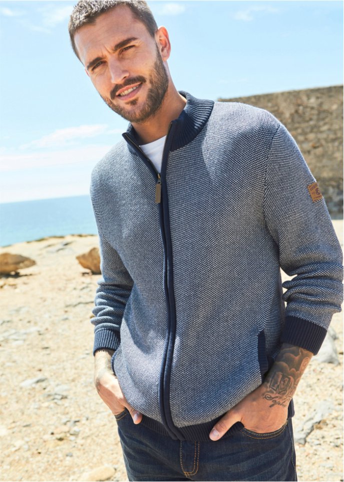 Strickjacke mit Stehkragen
