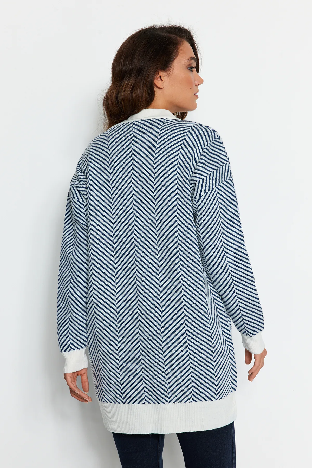 Trendyol Modest  Blau gestreifte Strickjacke TCTAW23HI00070