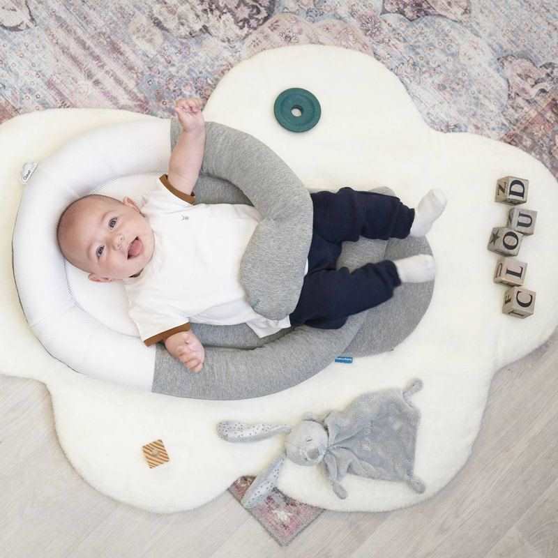 Coussin réducteur anti-coliques Cloudnest gris et blanc Babymoov