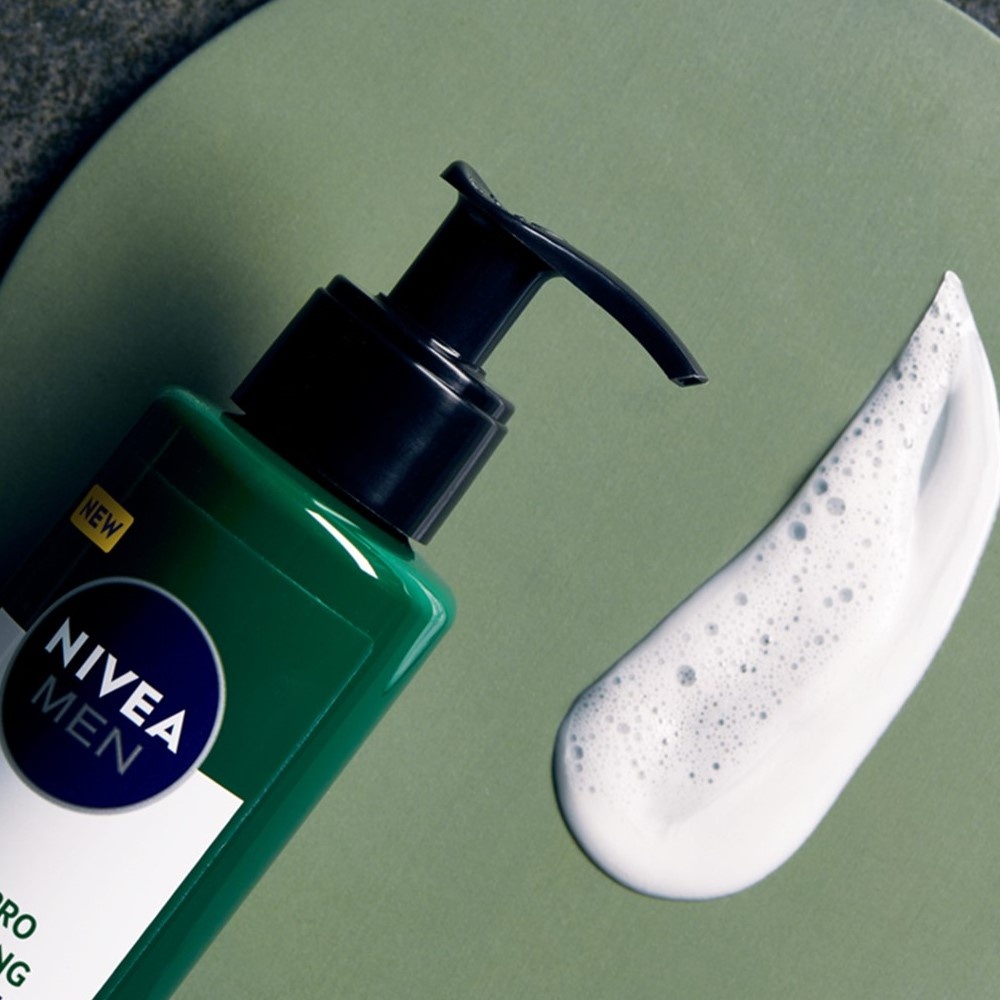 nivea SENSITIVE PRO - Crème à raser homme Ultra apaisante huile chanvre BIO Rasage homme
