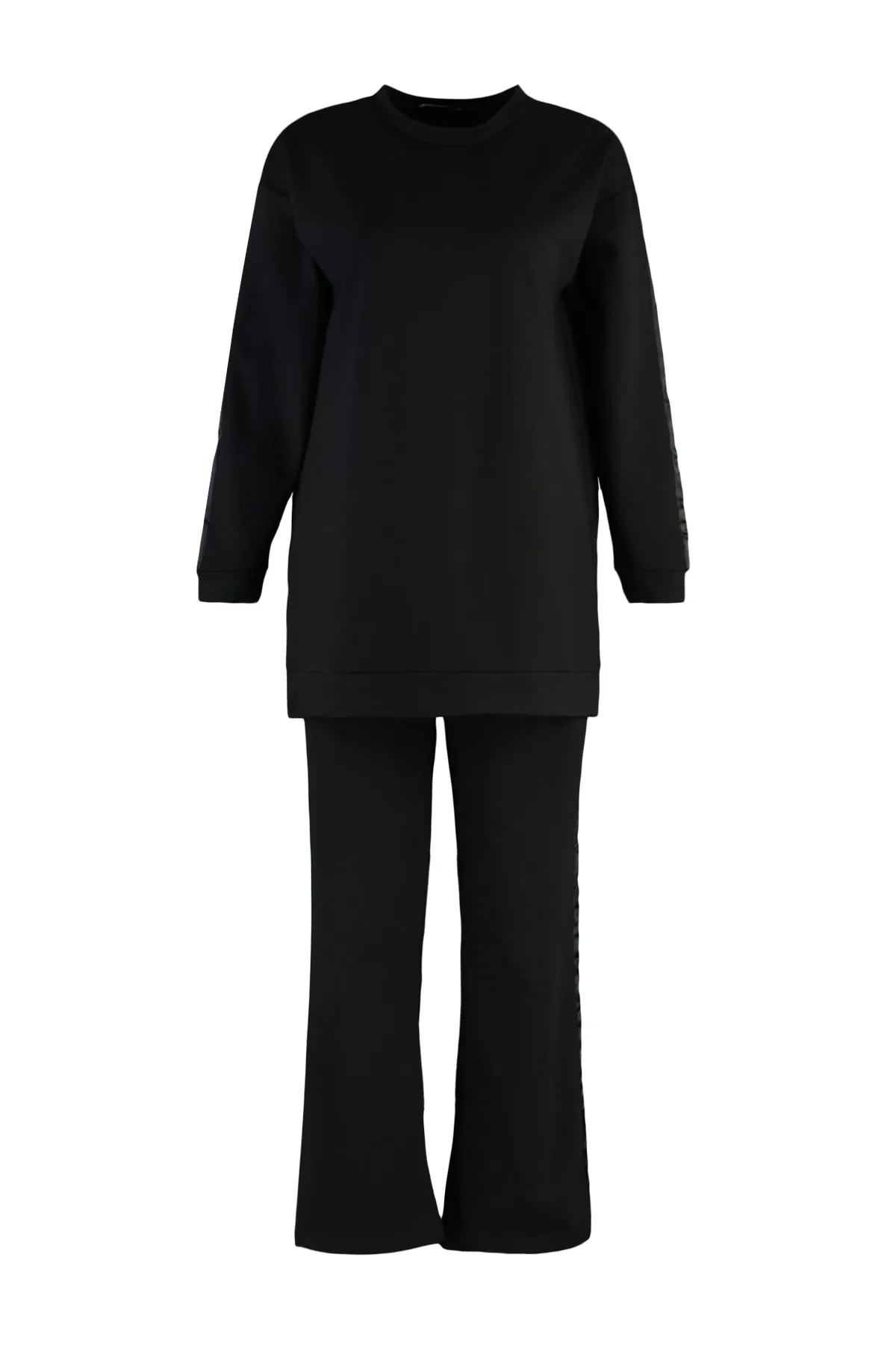 Trendyol Modest  Schwarz gestreiftes, detailliertes Strick-Trainingsanzug-Set TCTAW23EN00049