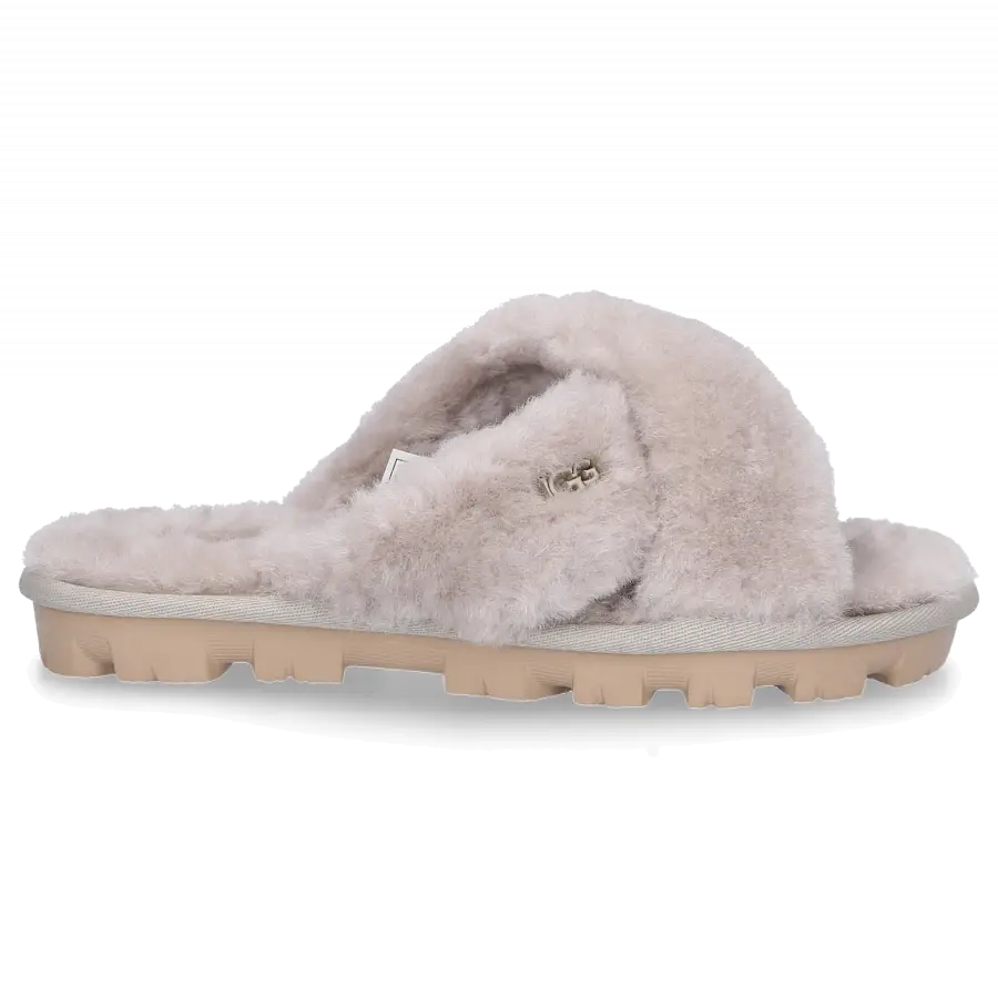 UGG - Hausschuhe FUZZETE Lammfell Logo weiß - grau