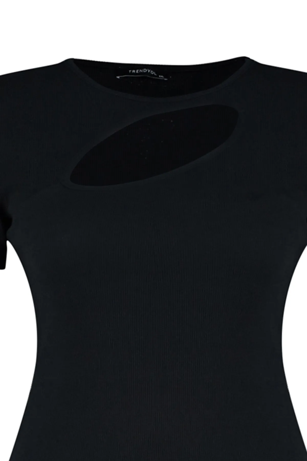 Trendyol Curve  Schwarze Fitiili-Strickbluse mit Ausschnitten und detailliertem Schnitt TBBSS22AF00020