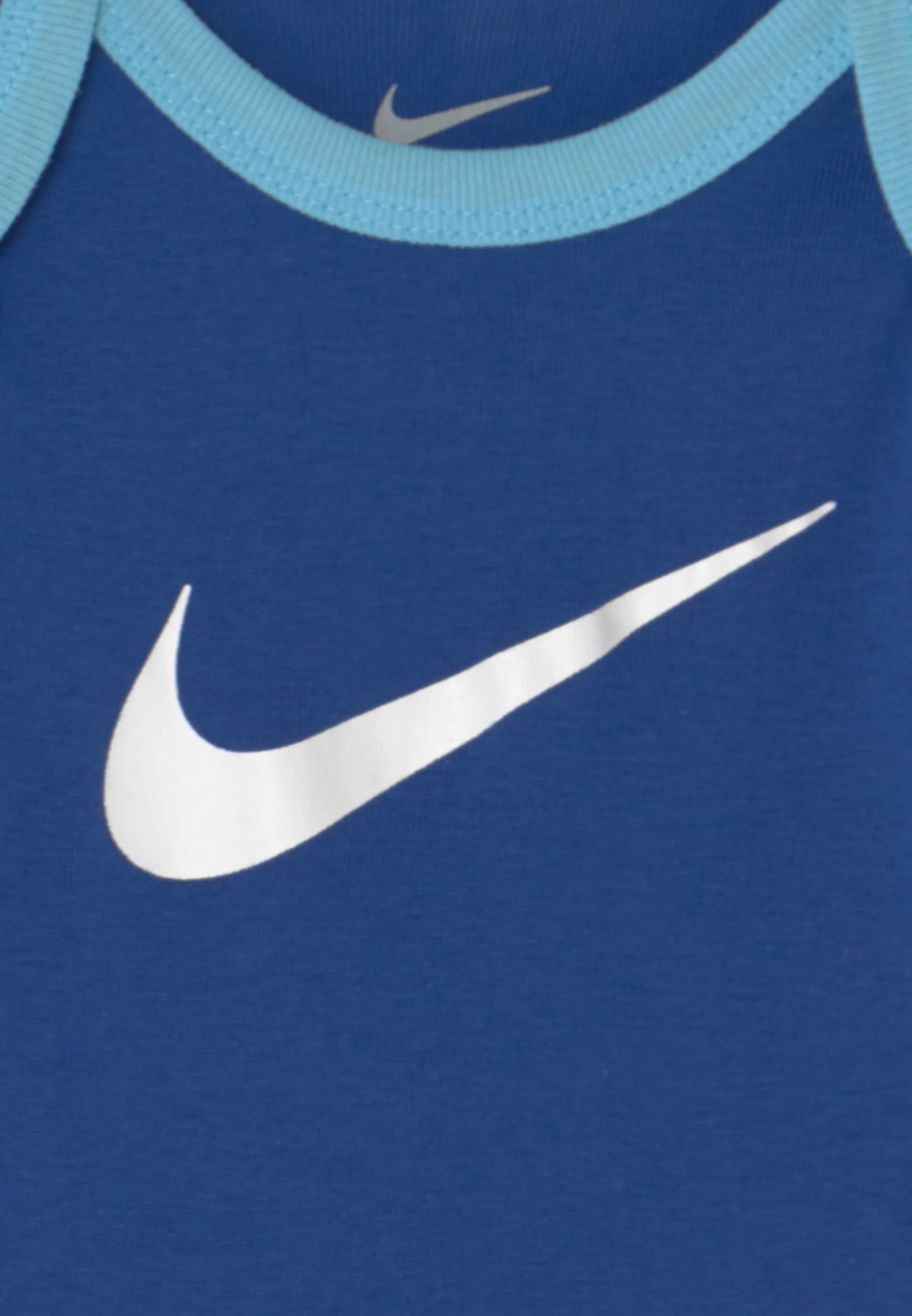 Conjunto Nike Sportswear - Gorro