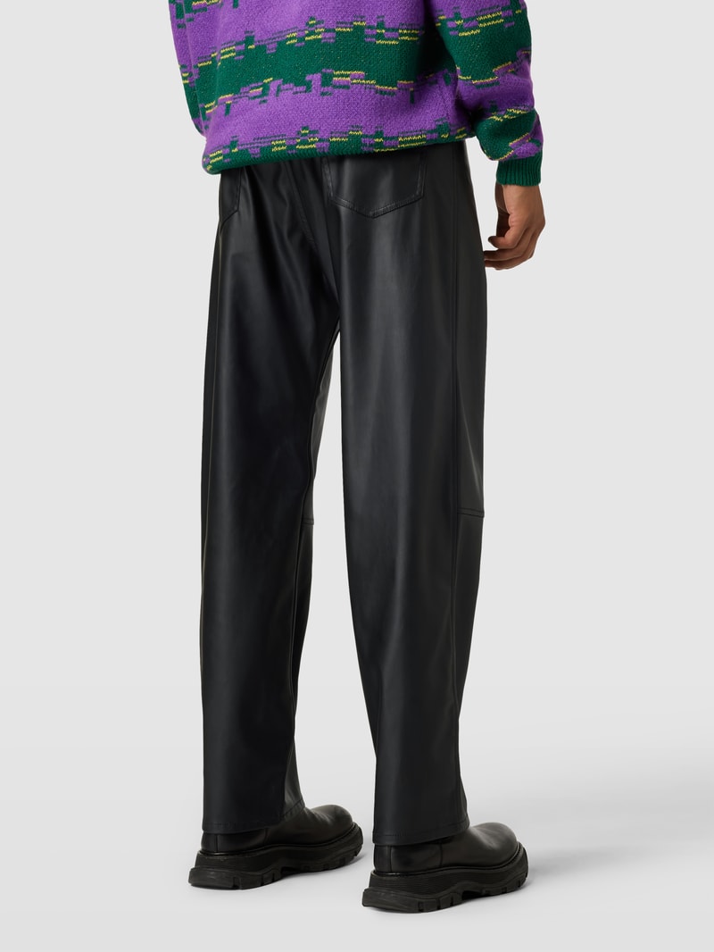Lederhose mit Eingrifftaschen in schwarz
