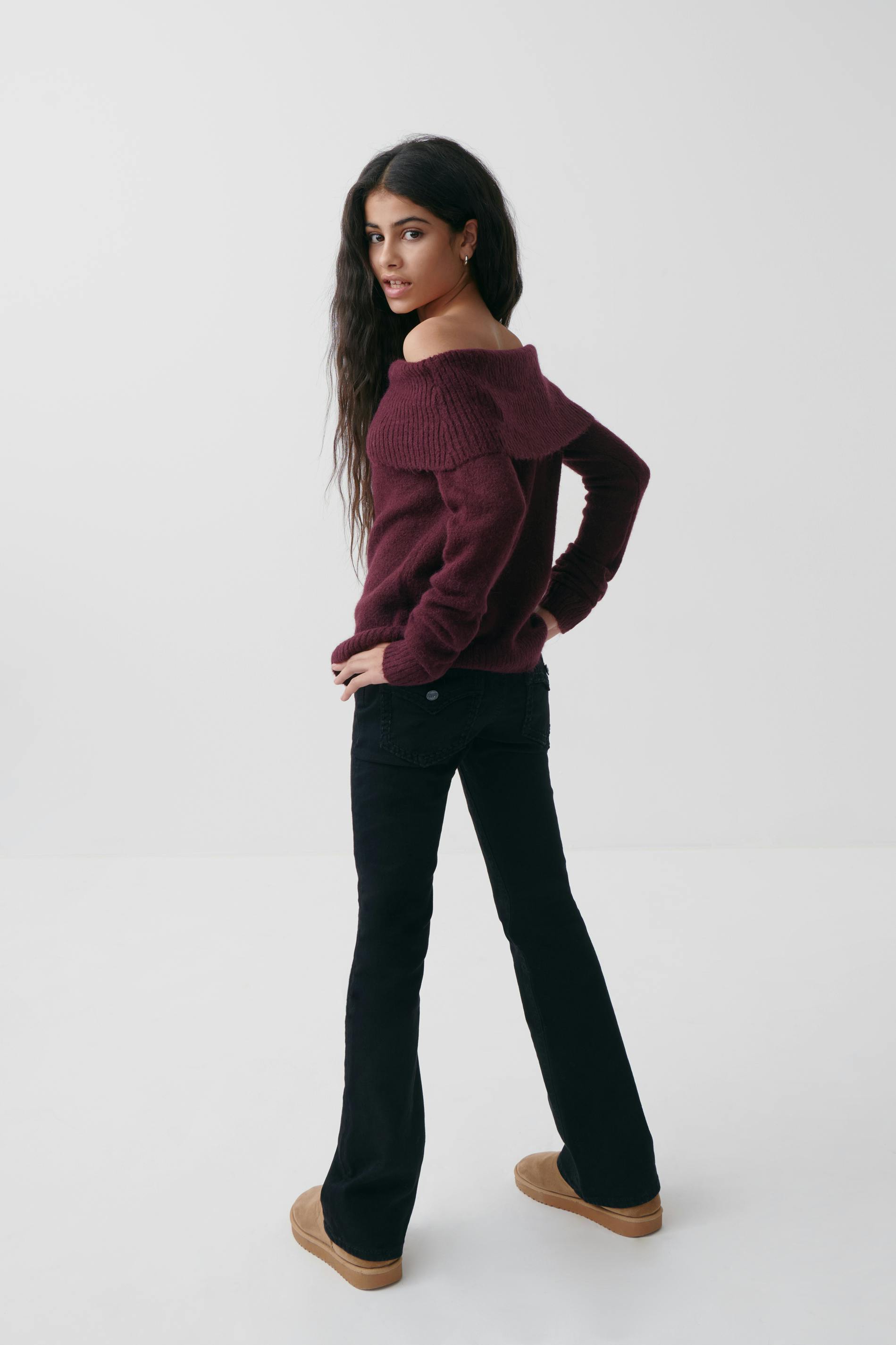Y kn off shoulder sweater
