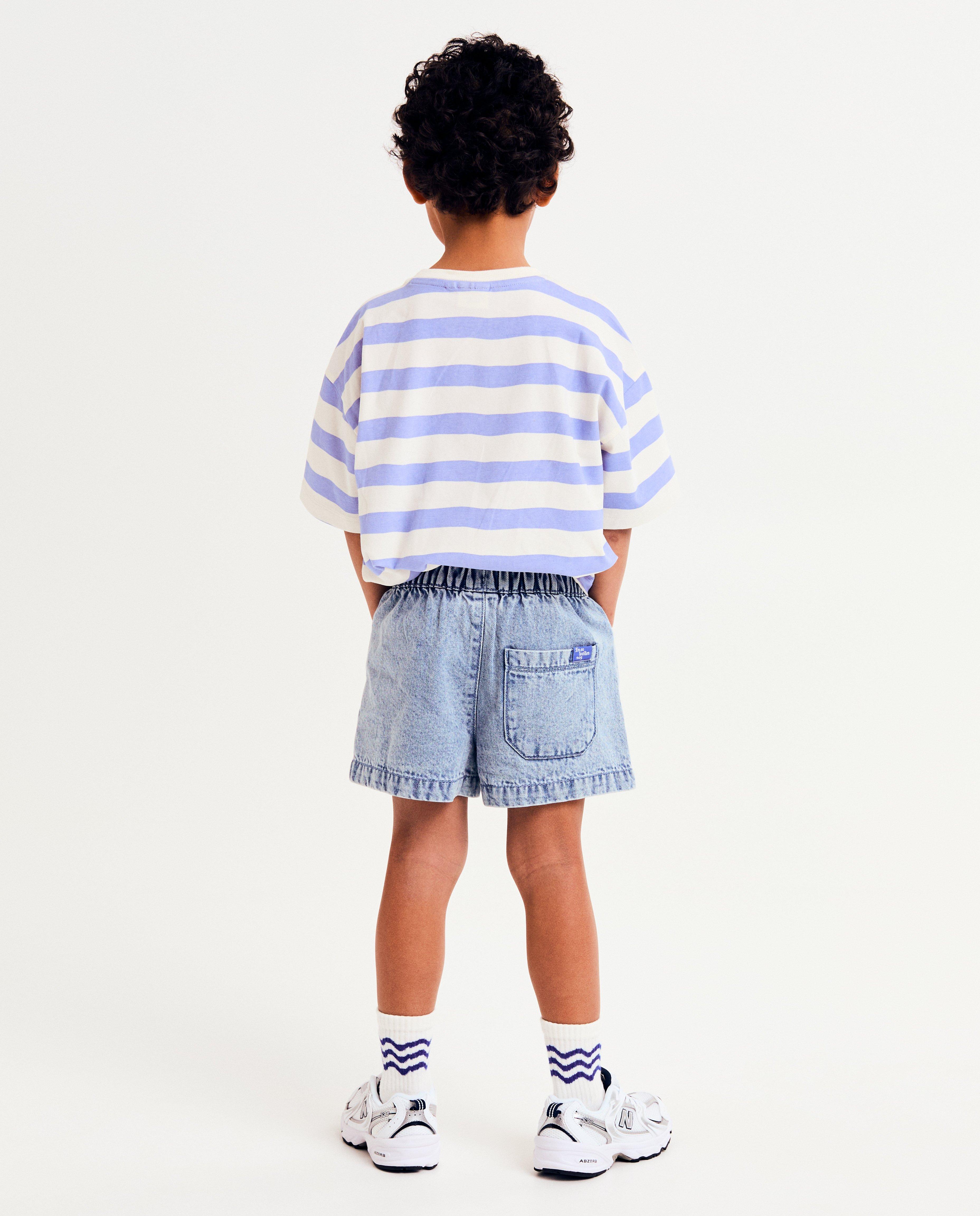 Pantaloni scurți din denim Elisabeth Lucie Baeten, albastru deschis, unisex