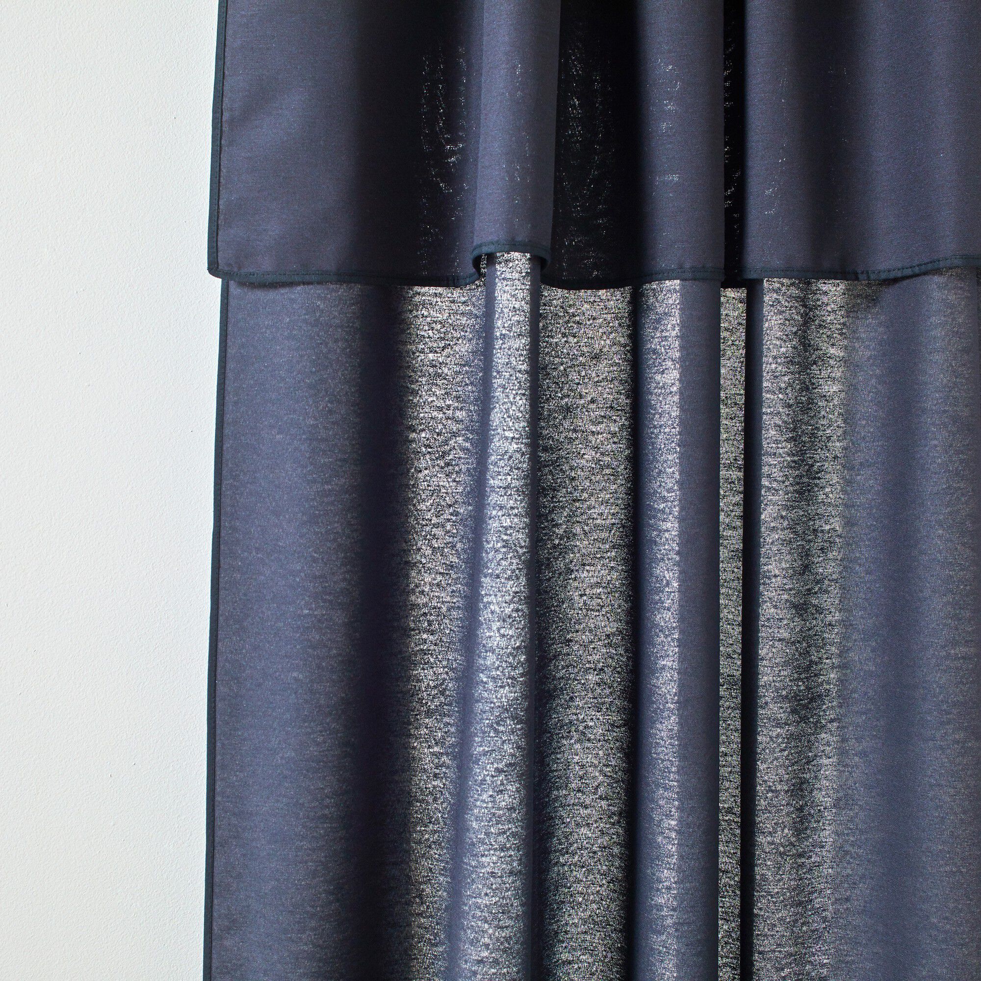 Rideau biais noir, collection 