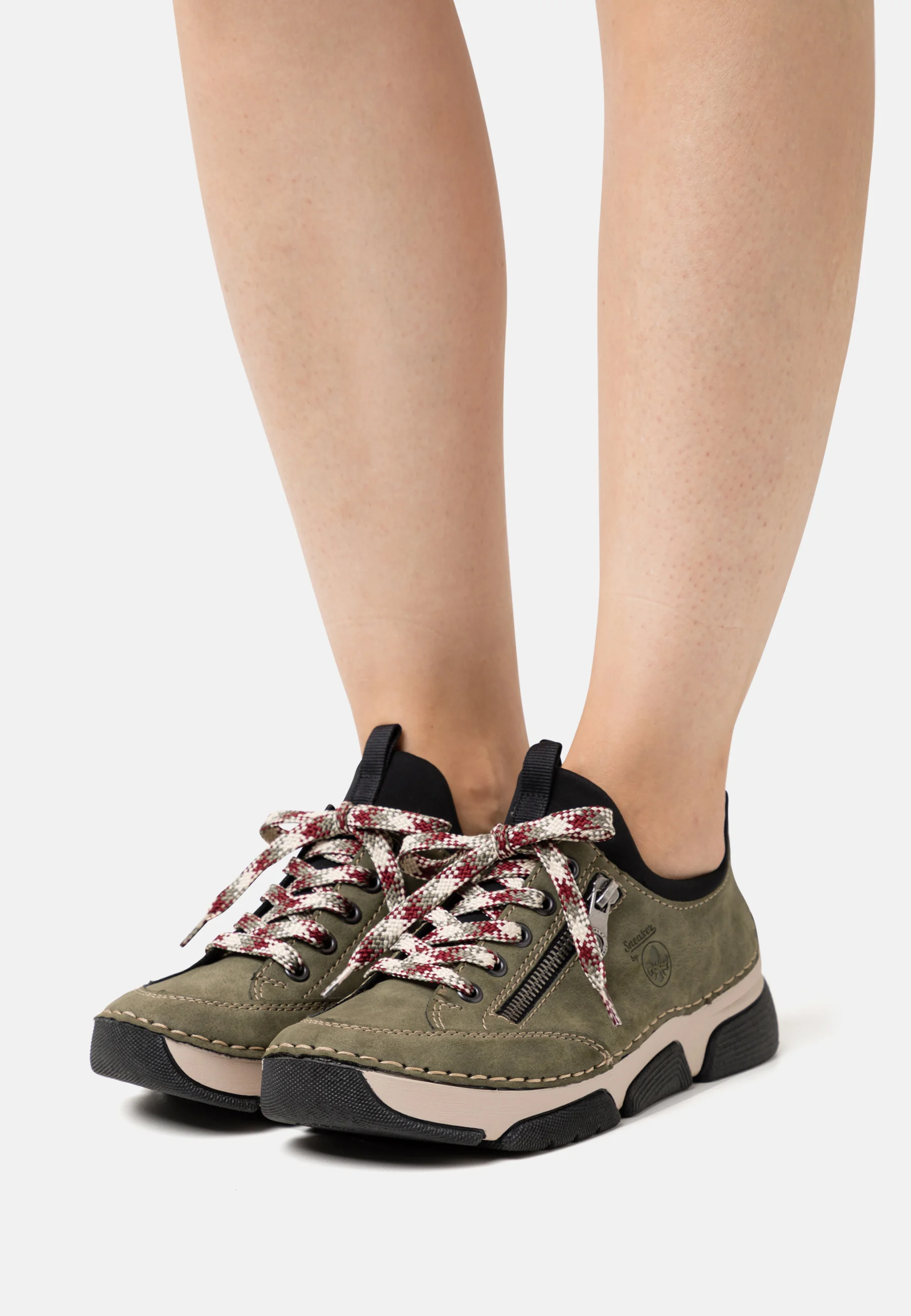 Zapatos deportivos con cordones Rieker