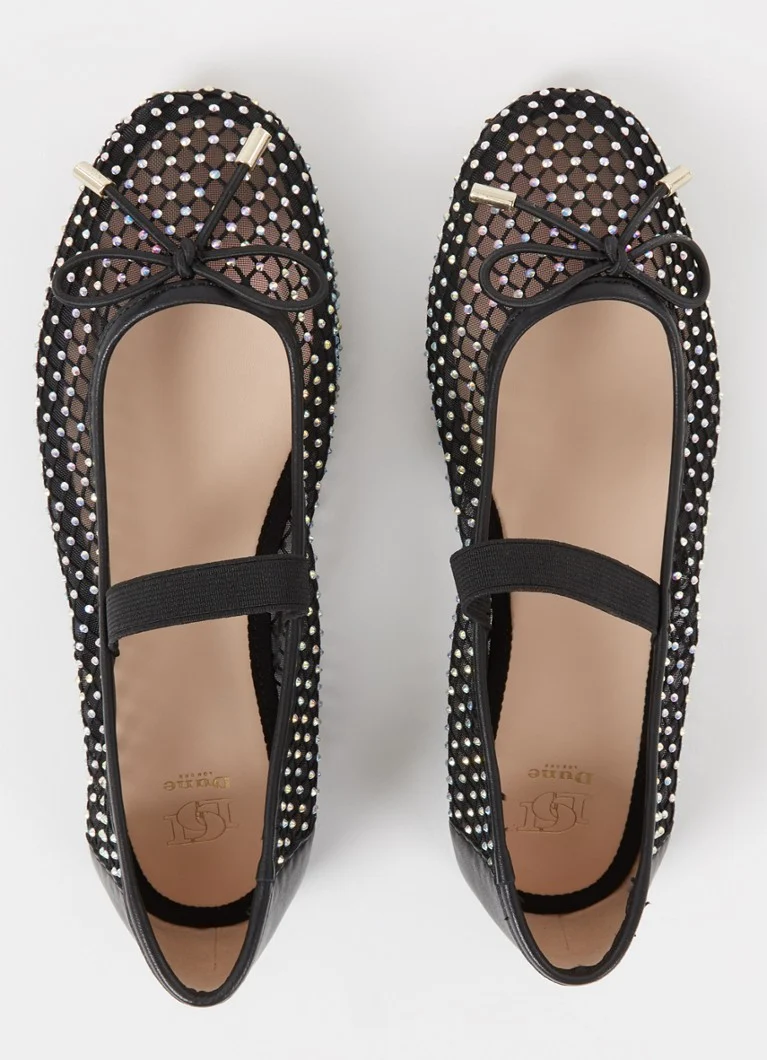 Dune London Happening-ballerina strasseilla
