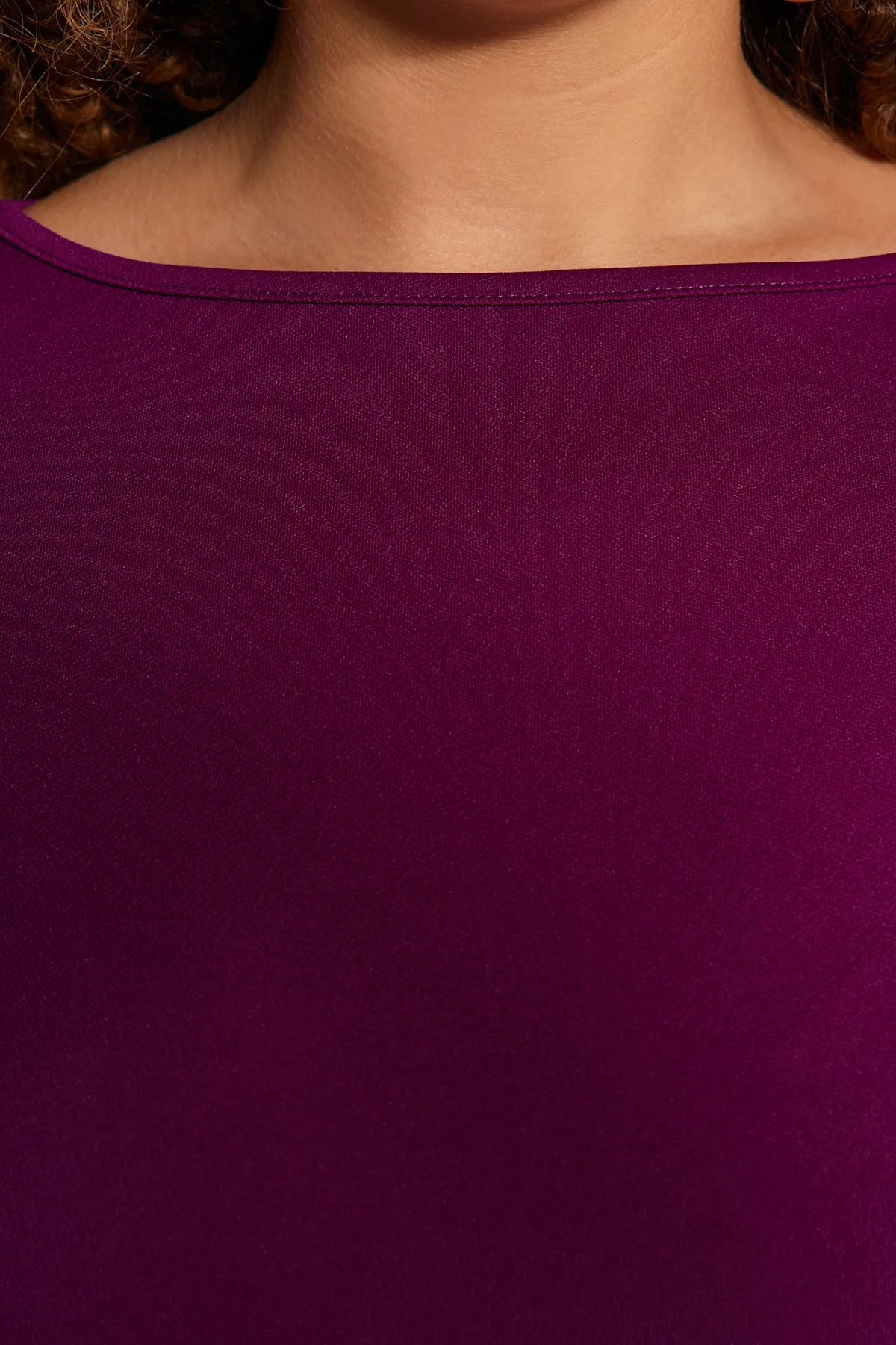 Trendyol Curve  Dunkelviolettes Mini-Strickkleid mit Taillenöffnung TBBAW24AH00061