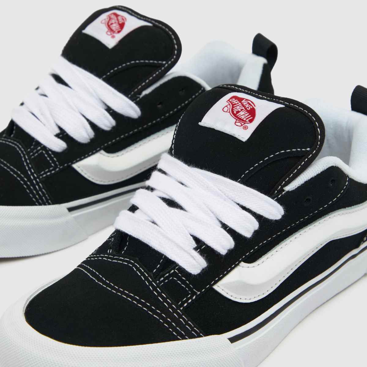 Vans knu skool edzőcipő fekete-fehér színben