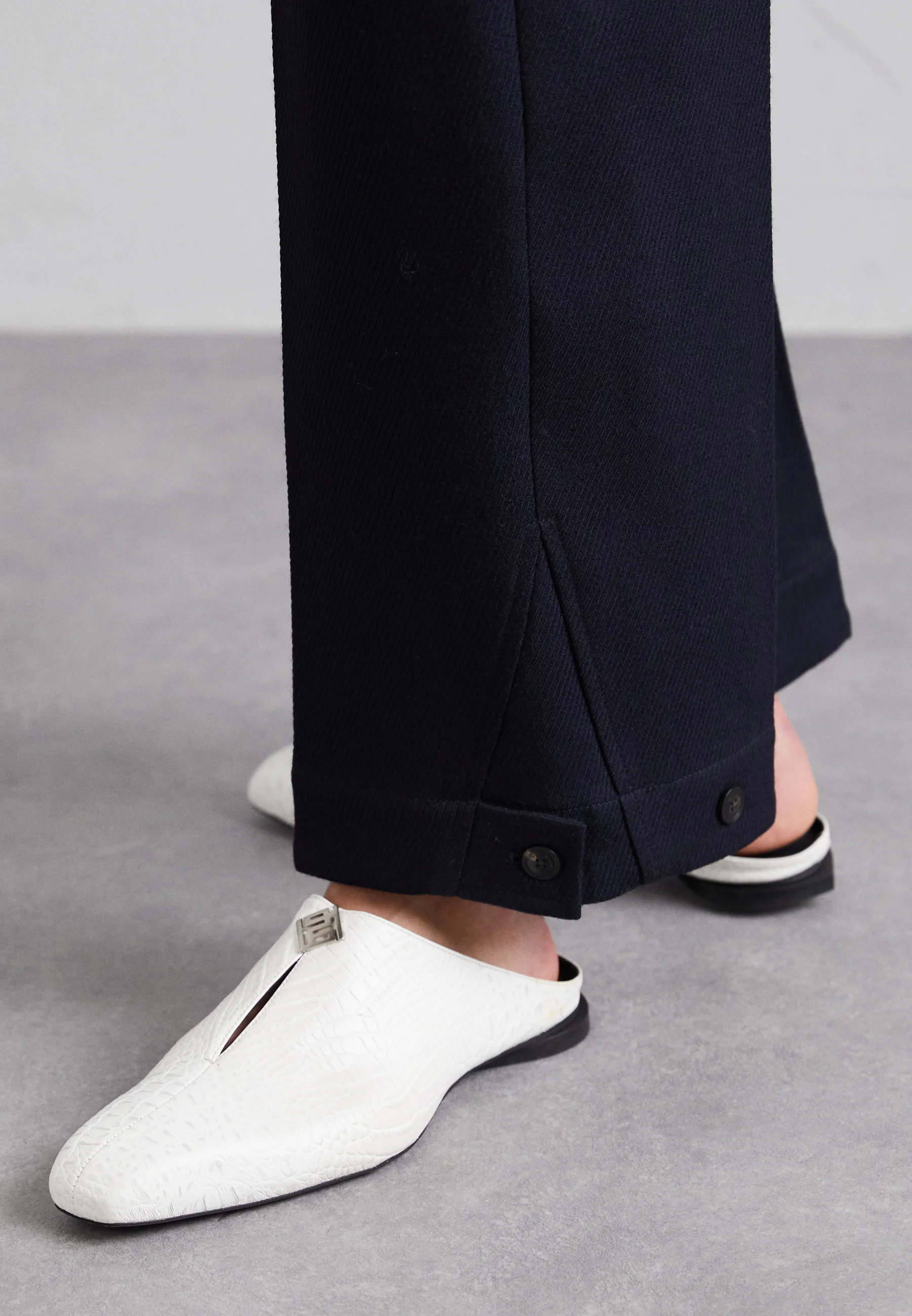 GmbH JAMAL SLIT MULE UNISEX - Zuecos