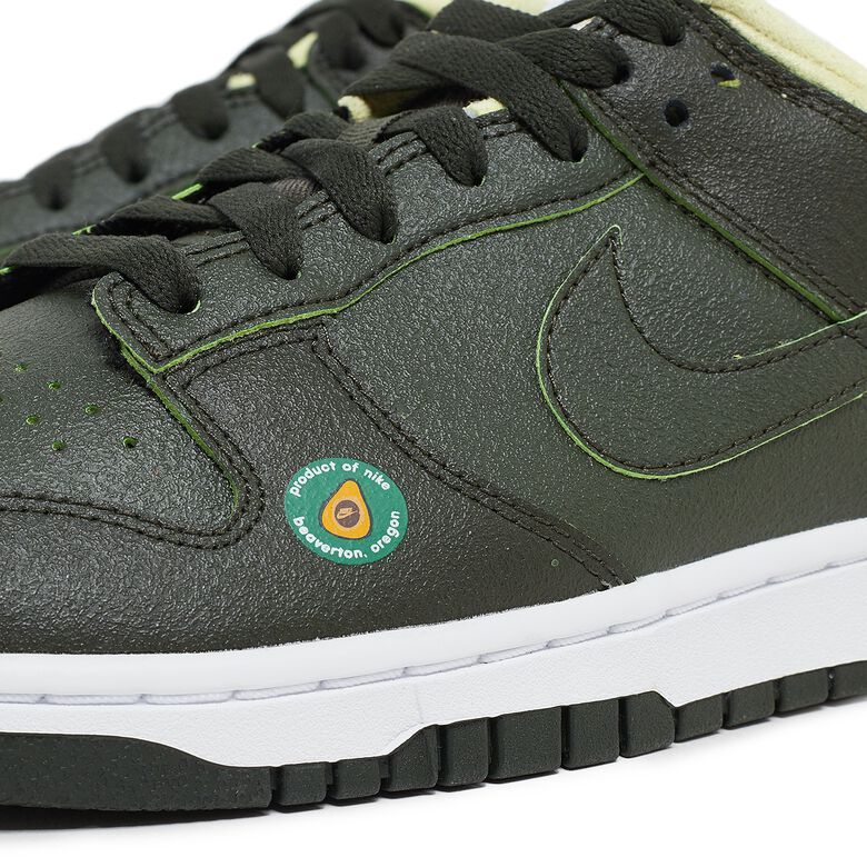 NIKE Wmns Dunk Low LX 