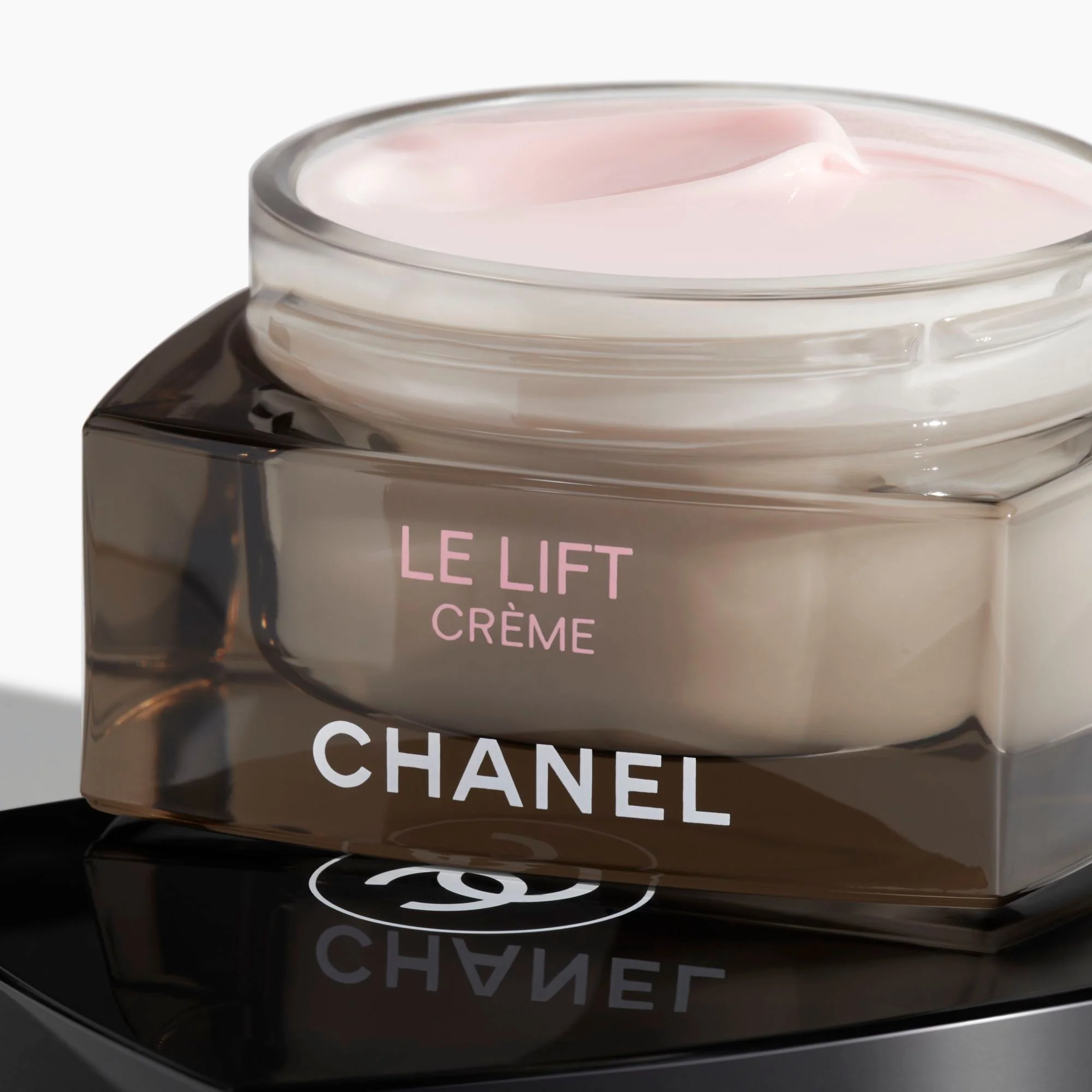 LE LIFT CRÈME - CREMĂ DE NETEZIRE ȘI FERMITATE