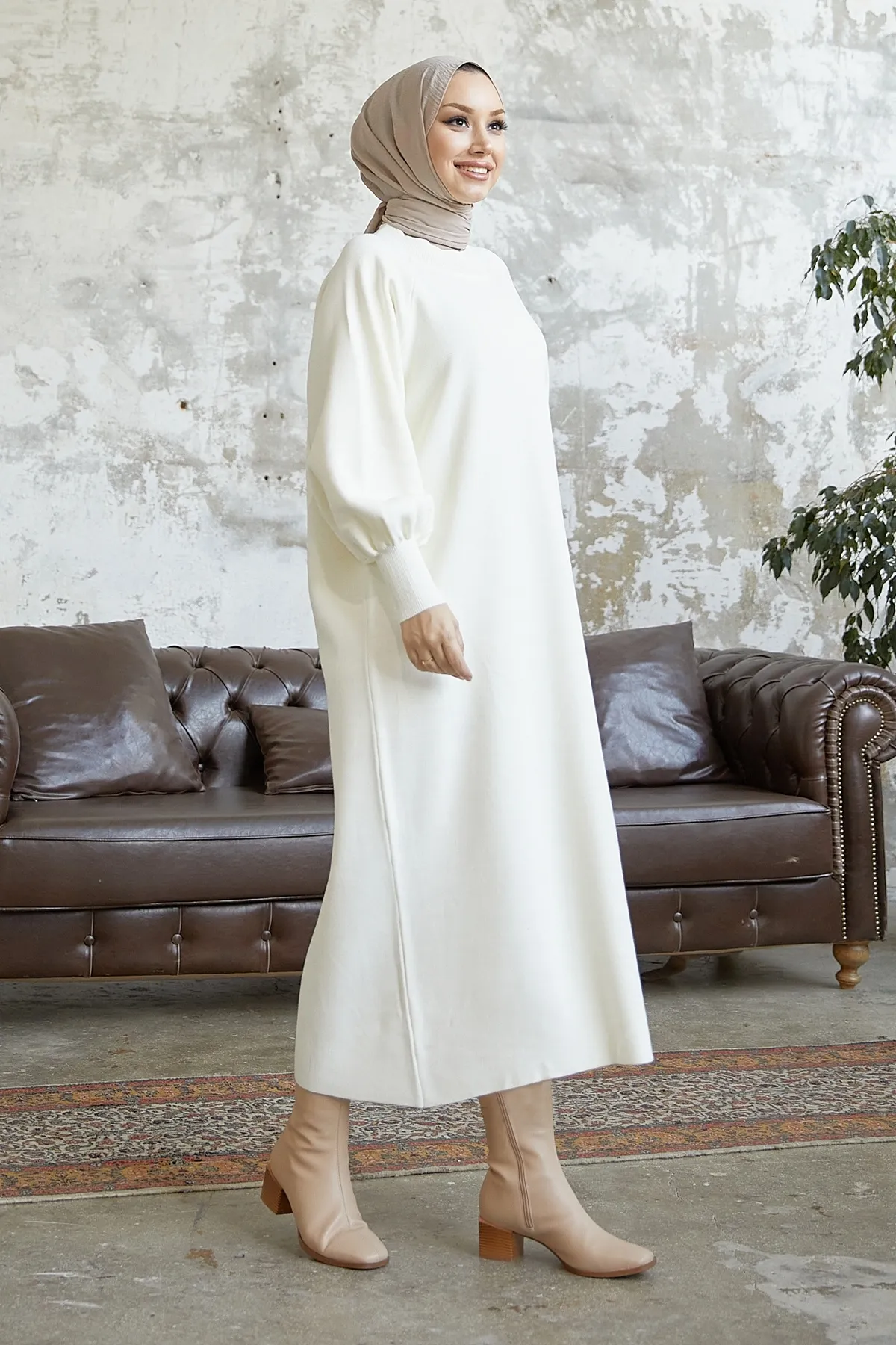 InStyle  Mina Strickkleid mit Ballonärmeln – Weiß